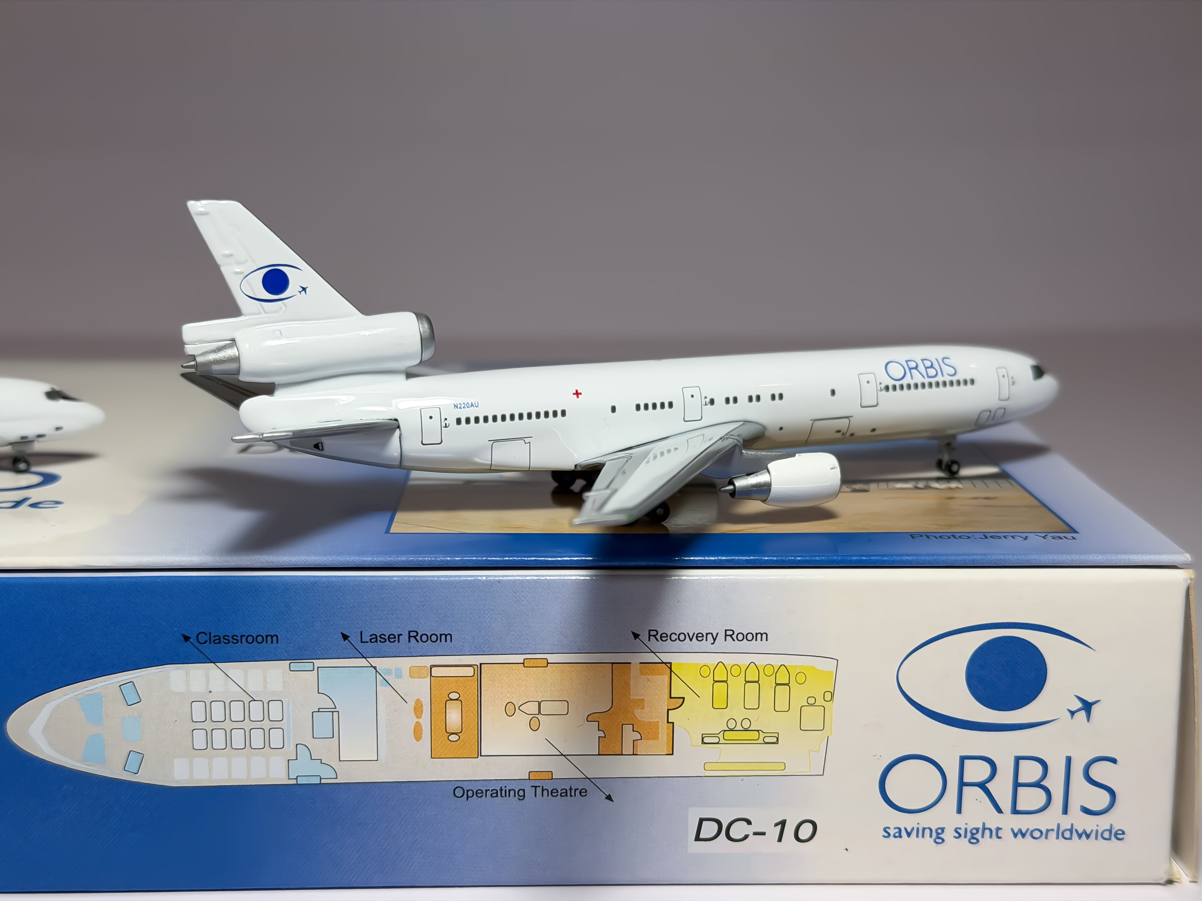 Orbis International Douglas DC-8 & DC-10 1:400 Dragon Wings N220RB & N220AU (GJORB238)