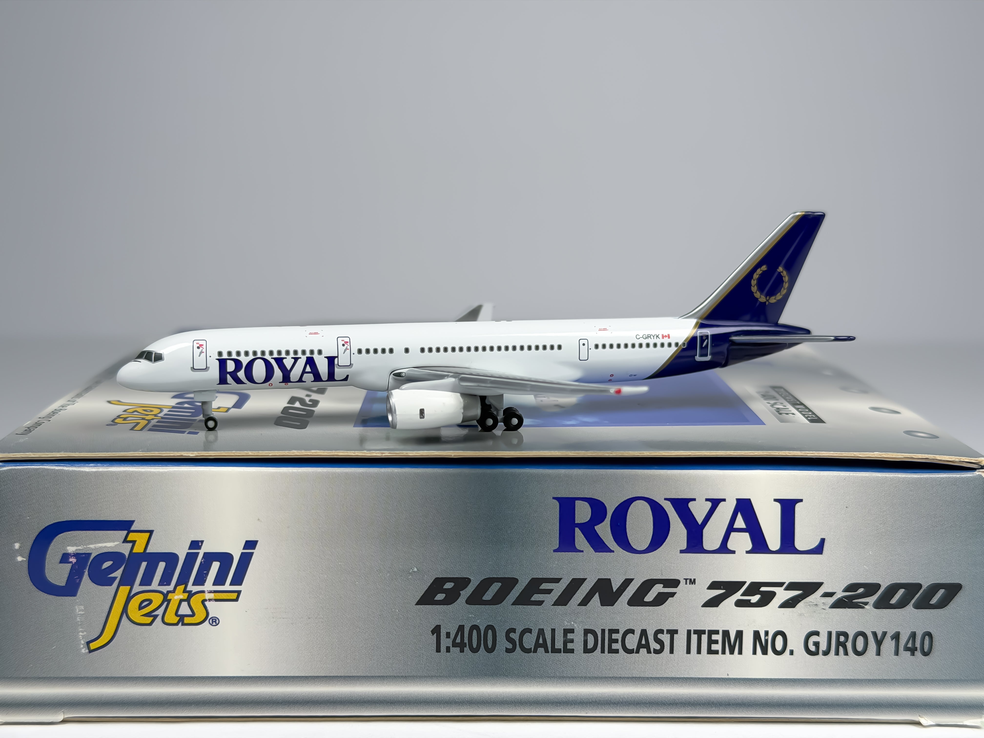 Royal Airlines Boeing 757-200 1:400 Gemini Jets C-GRYK (GJROY140)
