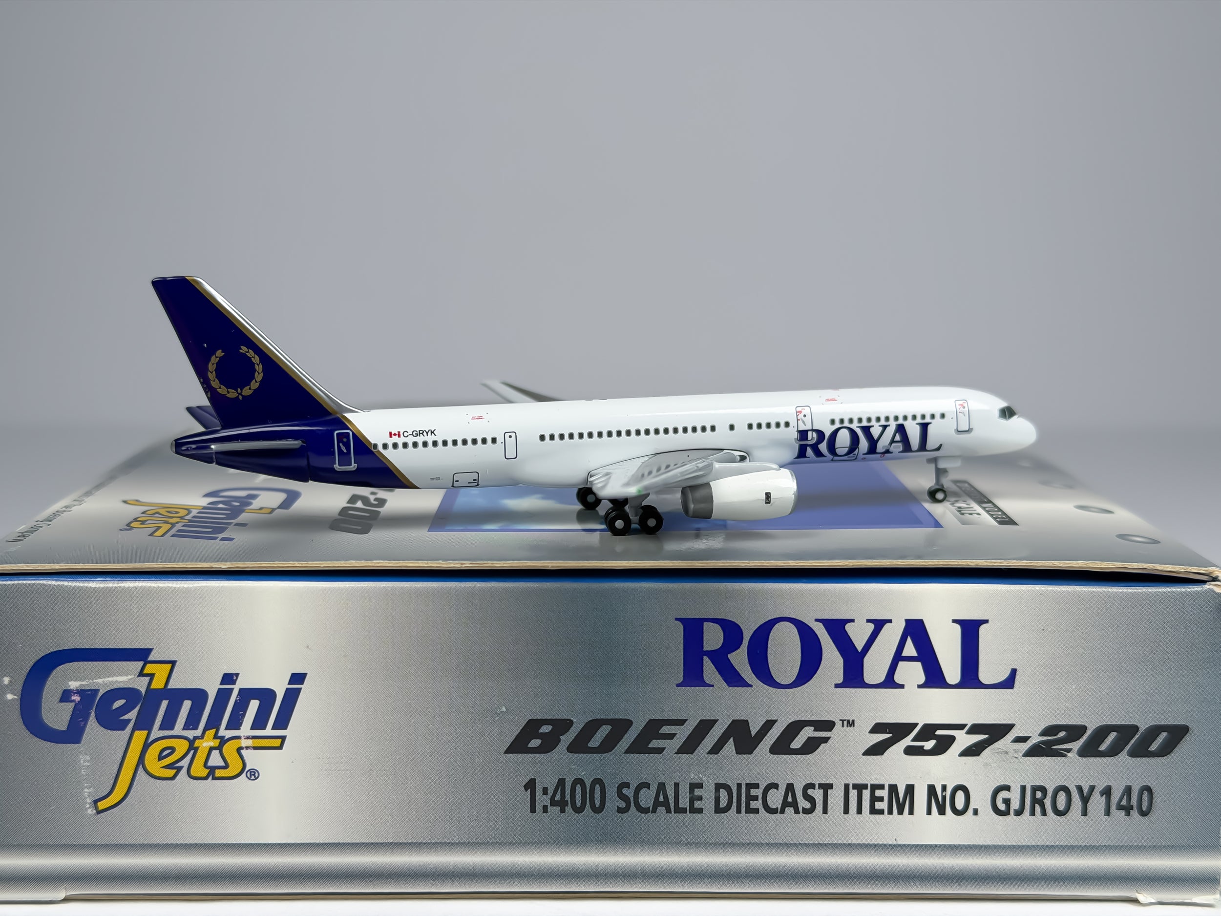 Royal Airlines Boeing 757-200 1:400 Gemini Jets C-GRYK (GJROY140)