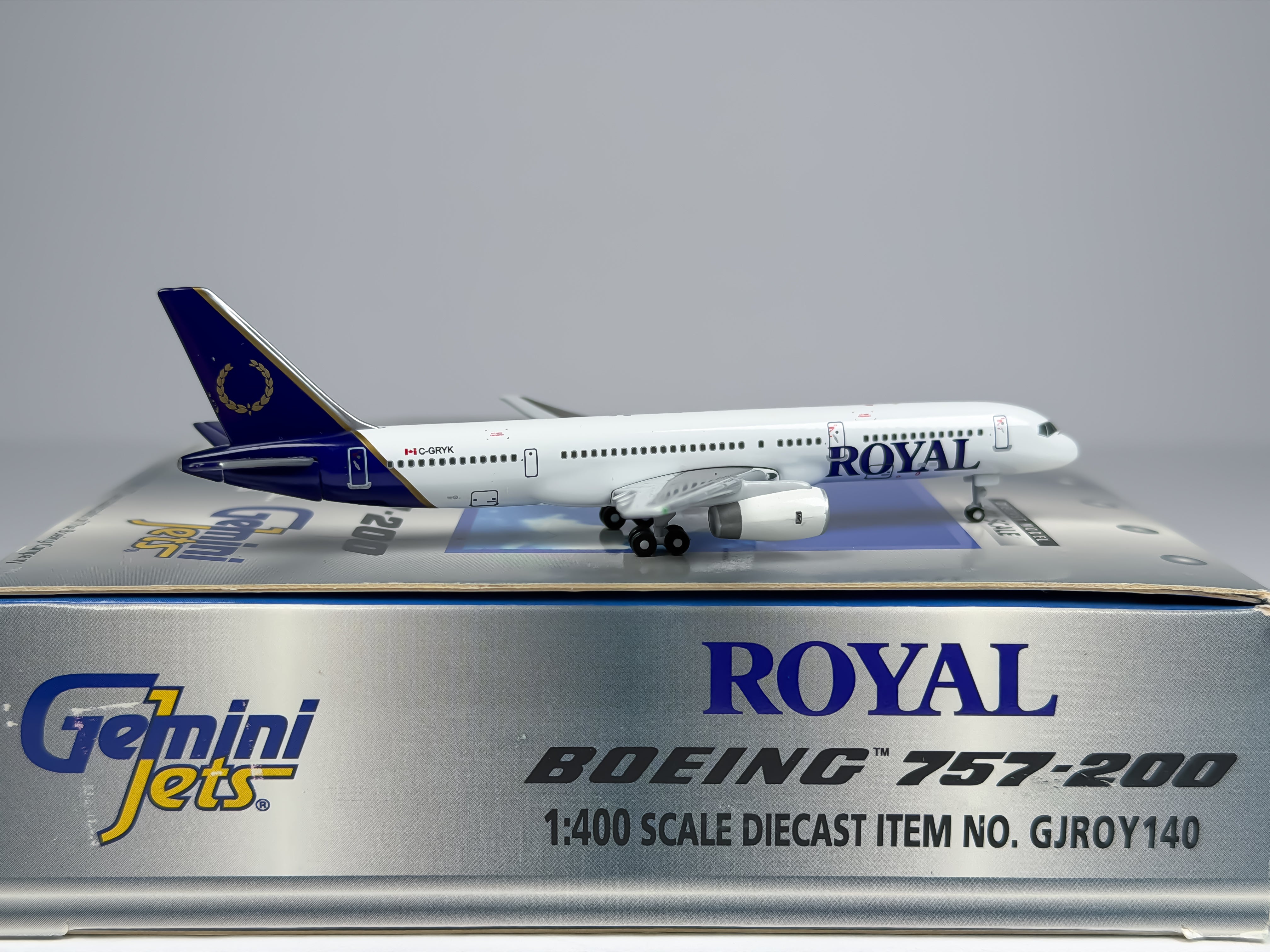 Royal Airlines Boeing 757-200 1:400 Gemini Jets C-GRYK (GJROY140)