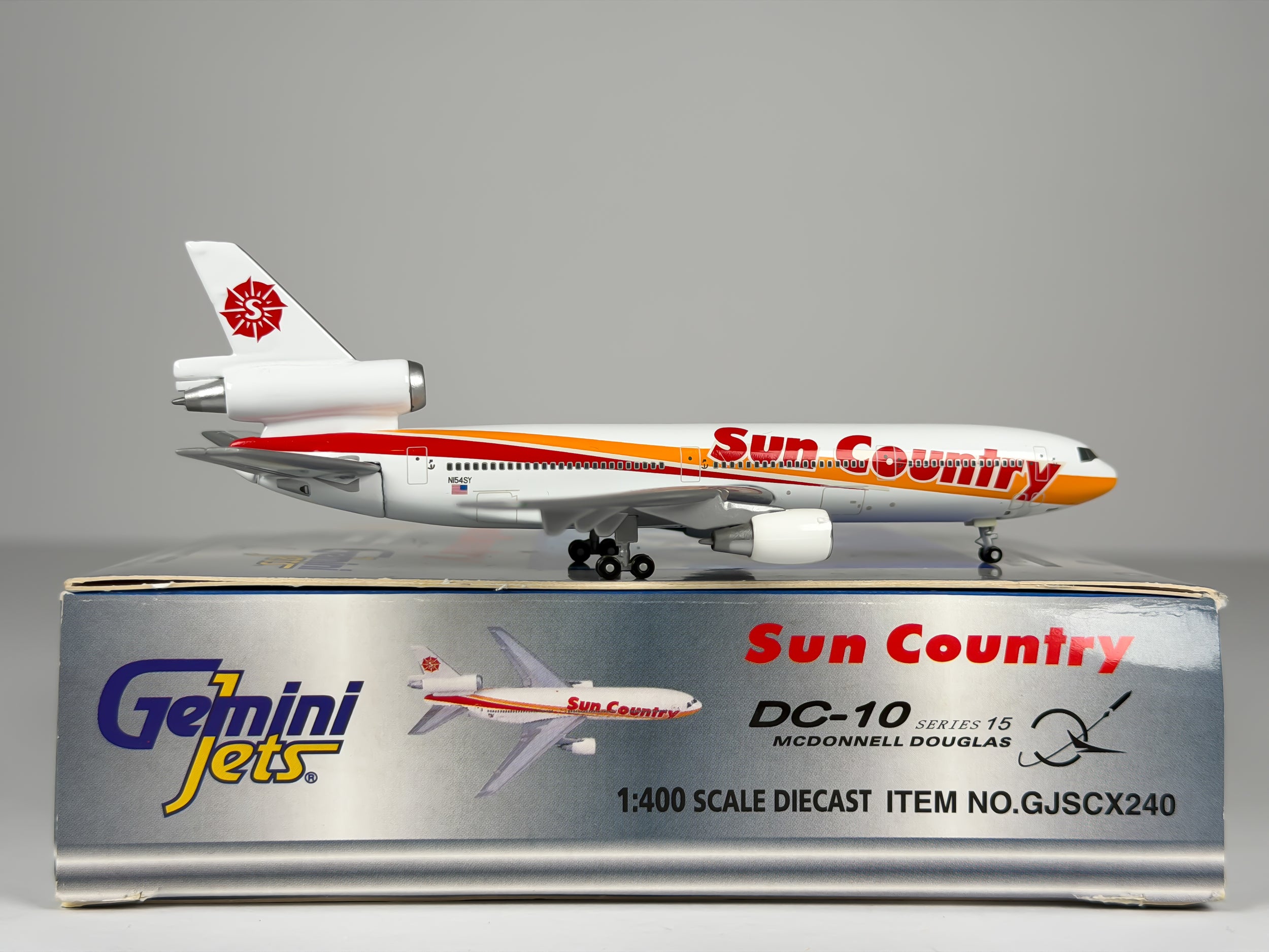 Sun Country Airlines McDonnell Douglas DC-10-30 1:400 Gemini Jets N154SY (GJSCX240)