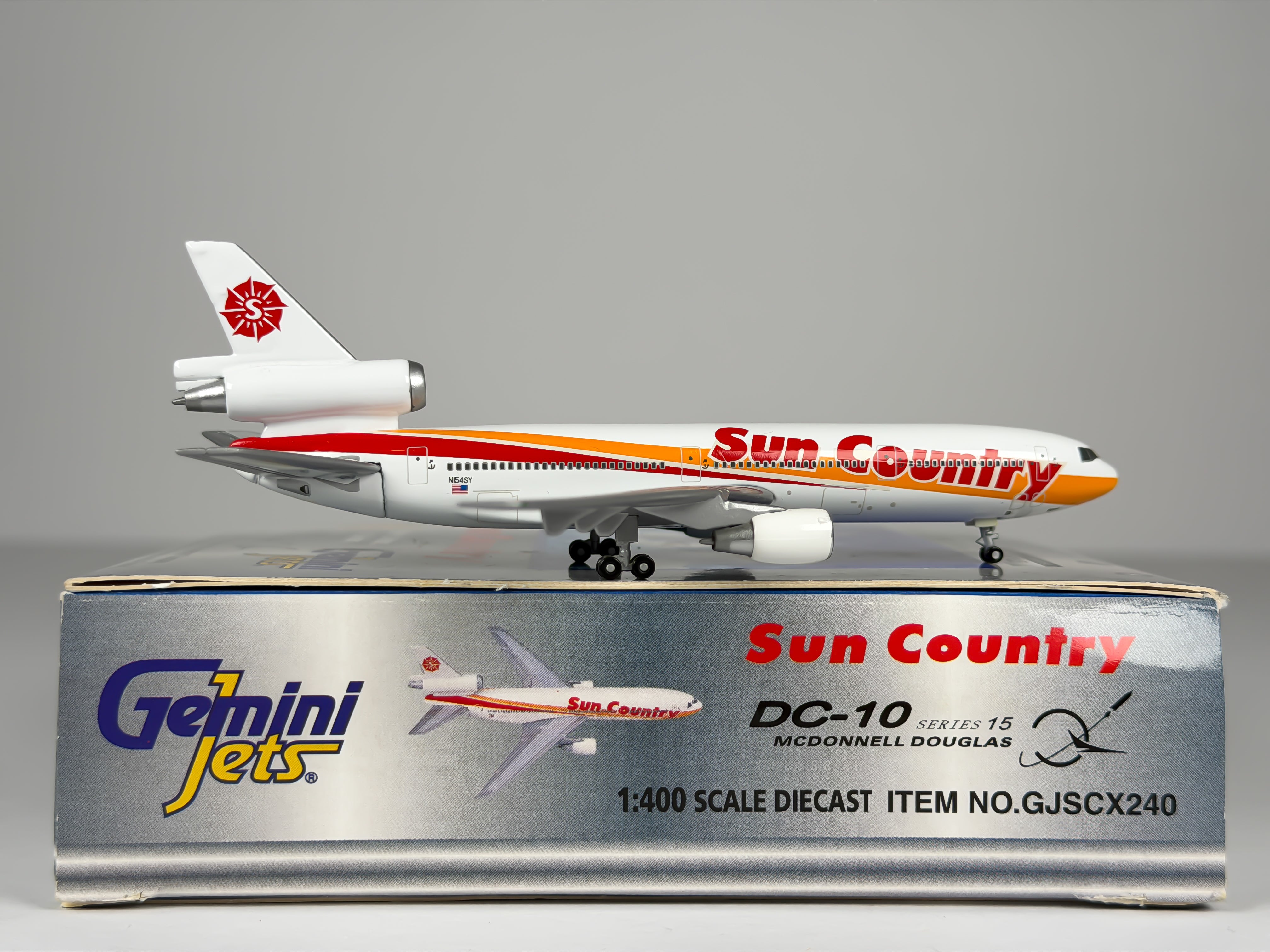 Sun Country Airlines McDonnell Douglas DC-10-30 1:400 Gemini Jets N154SY (GJSCX240)