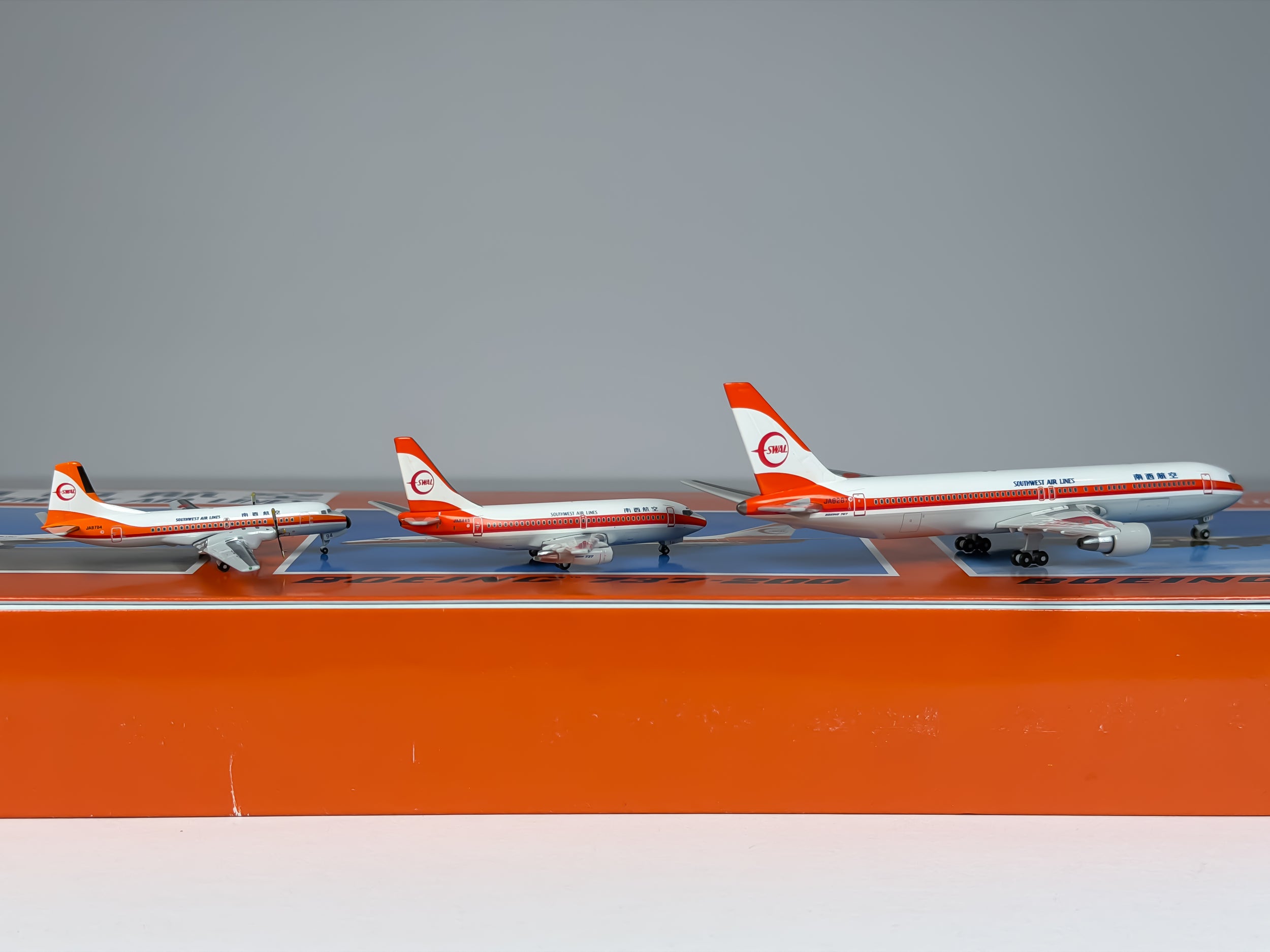 Southwest Air Lines NAMC YS-11 + Boeing 737-200 + 767-300 1:400 Gemini Jets JA8794 / JA8443 / JA8267 (GJSWL603)