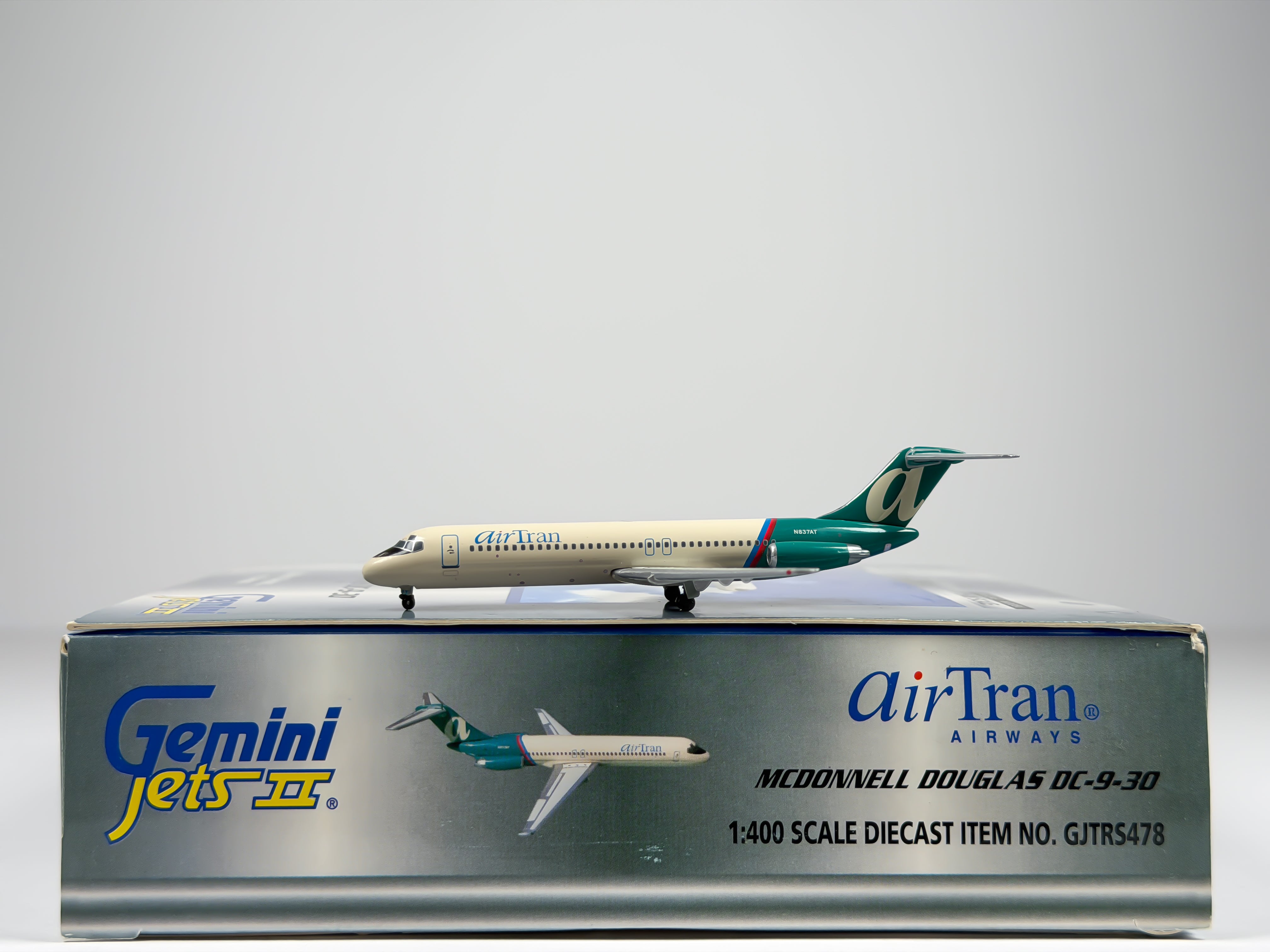 Douglas DC-9 Diecast Aircraft Models · Northeast Diecast