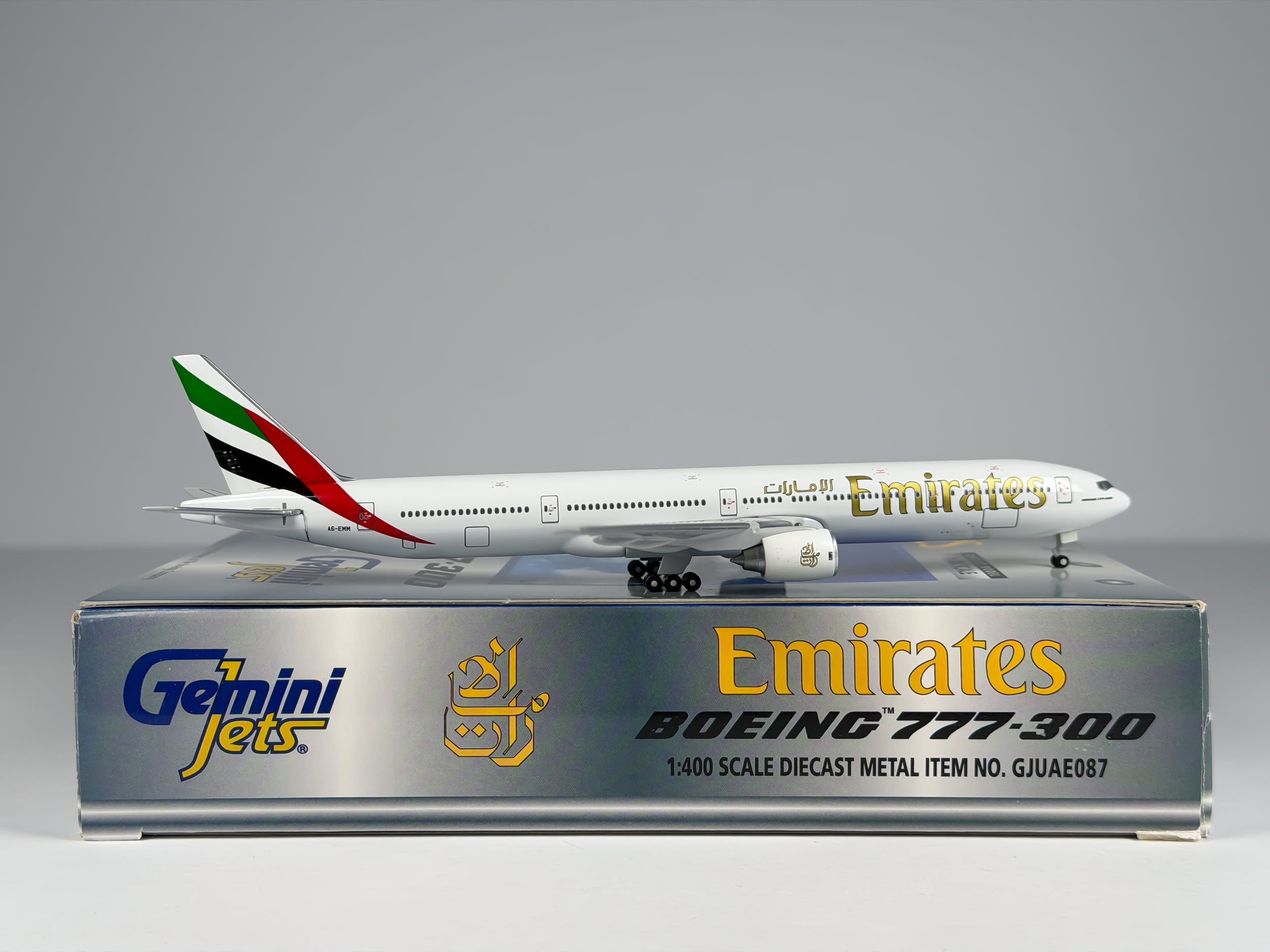 Emirates Boeing 777-300 1:400 Gemini Jets A6-EMM (GJUAE087)