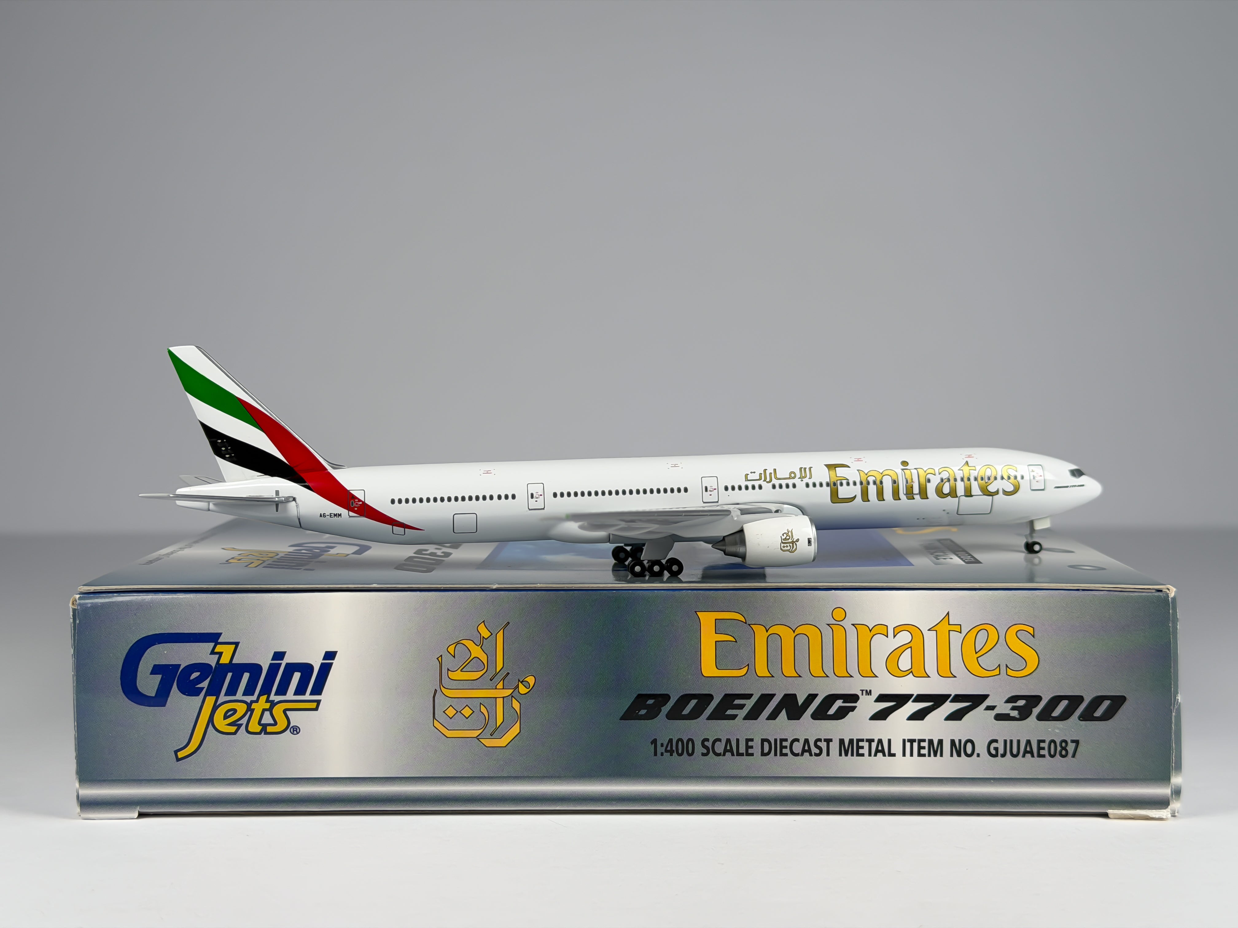 Emirates Boeing 777-300 1:400 Gemini Jets A6-EMM (GJUAE087)