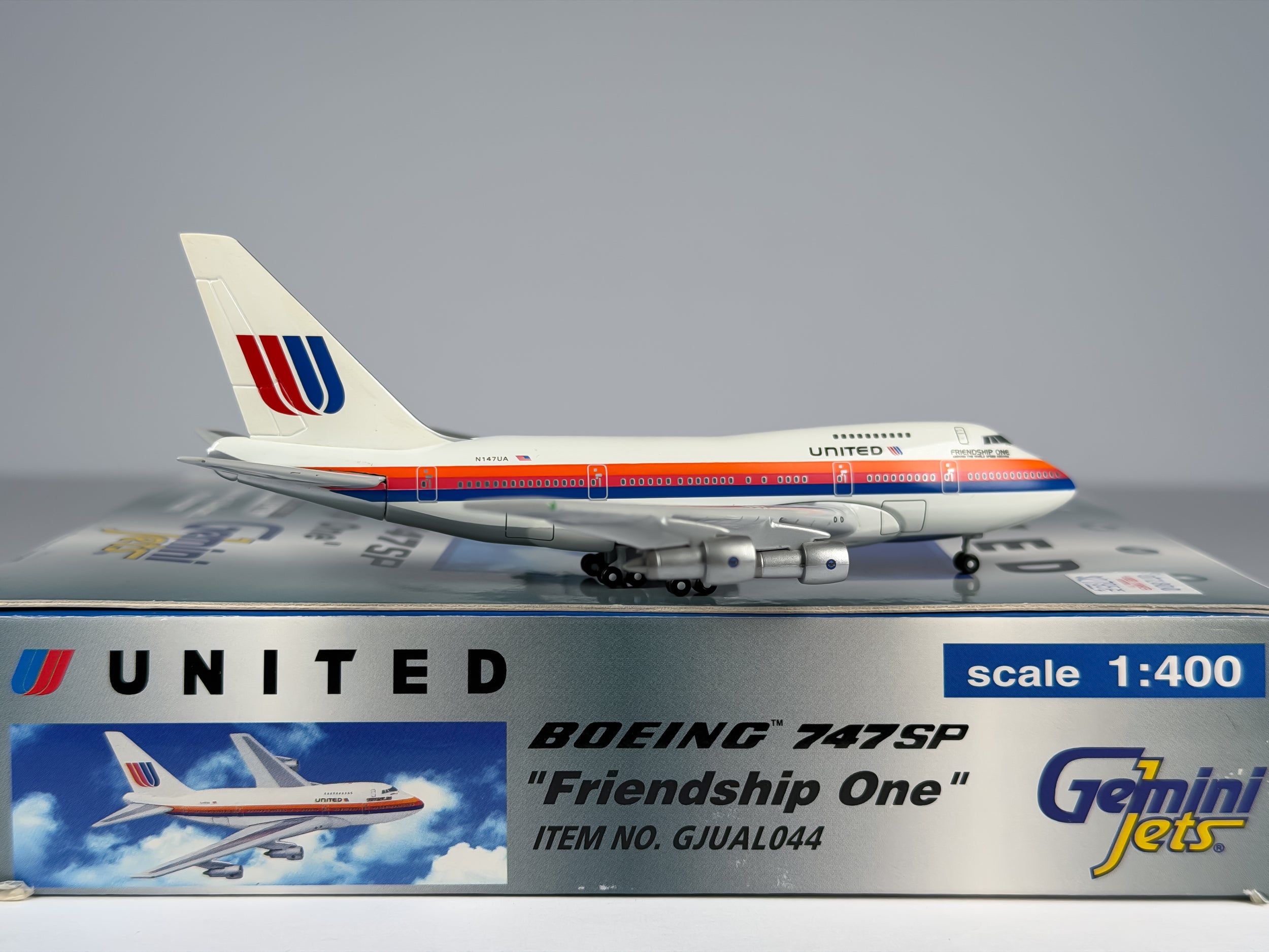 United Airlines Boeing 747SP 1:400 Gemini Jets N147UA (GJUAL044)