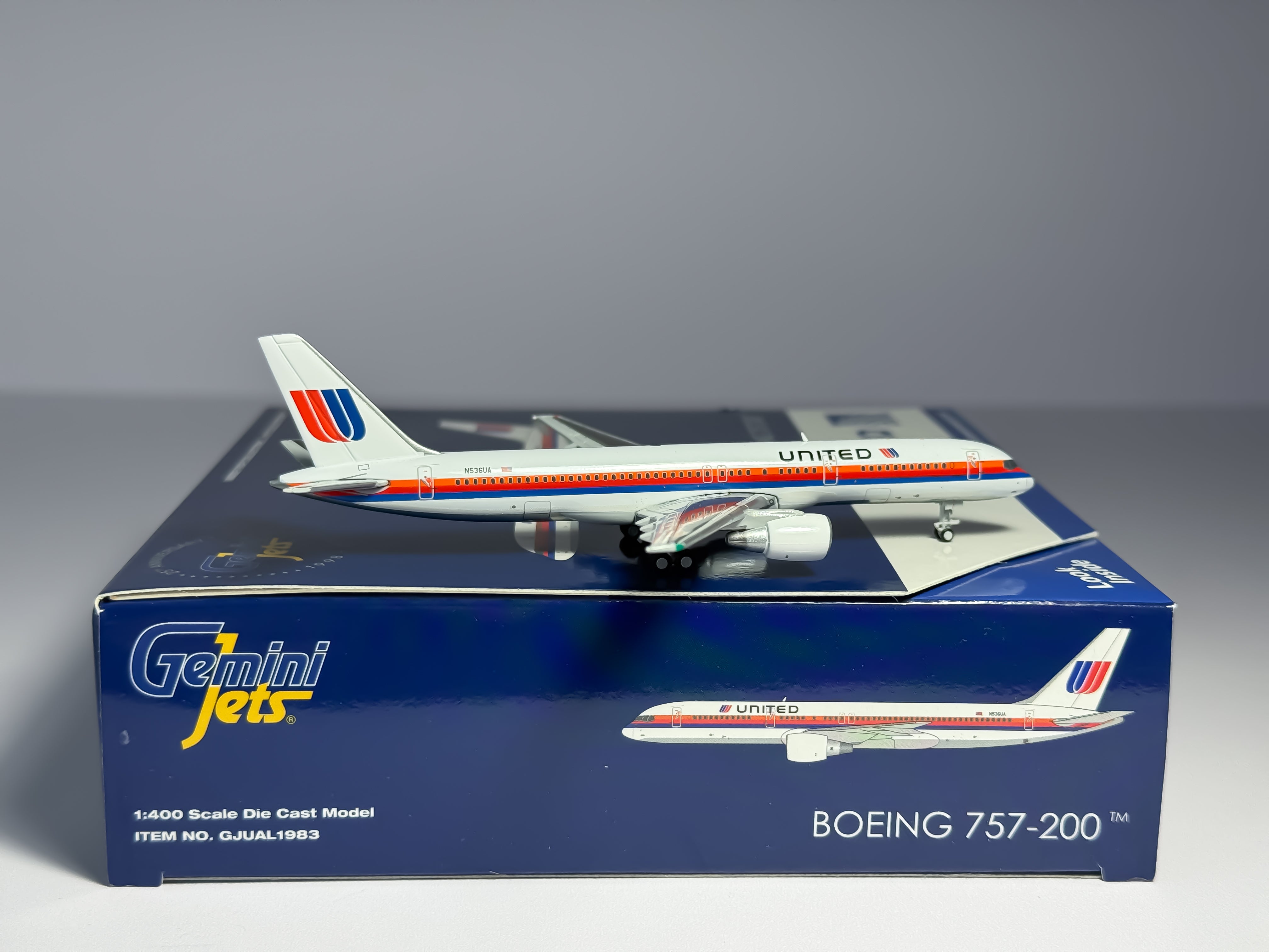 United Airlines Boeing 757-200 1:400 Gemini Jets N536UA (GJUAL1983)