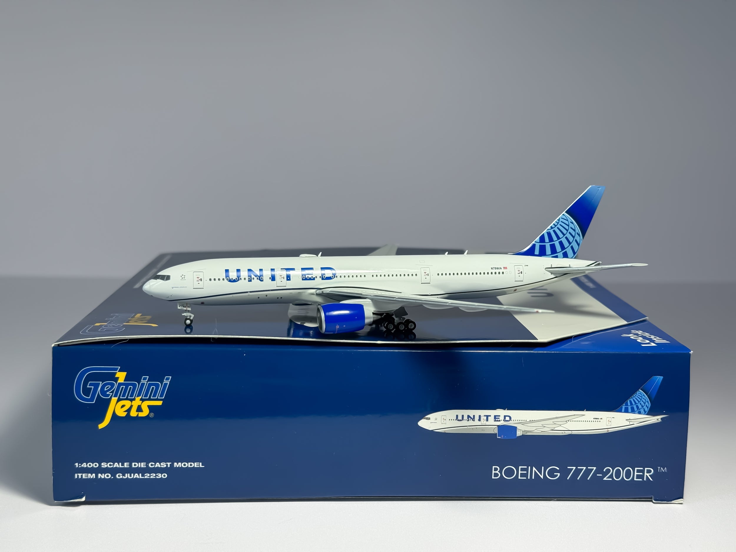 United Airlines Boeing 777-200ER 1:400 Gemini Jets N798UA (GJUAL2230)