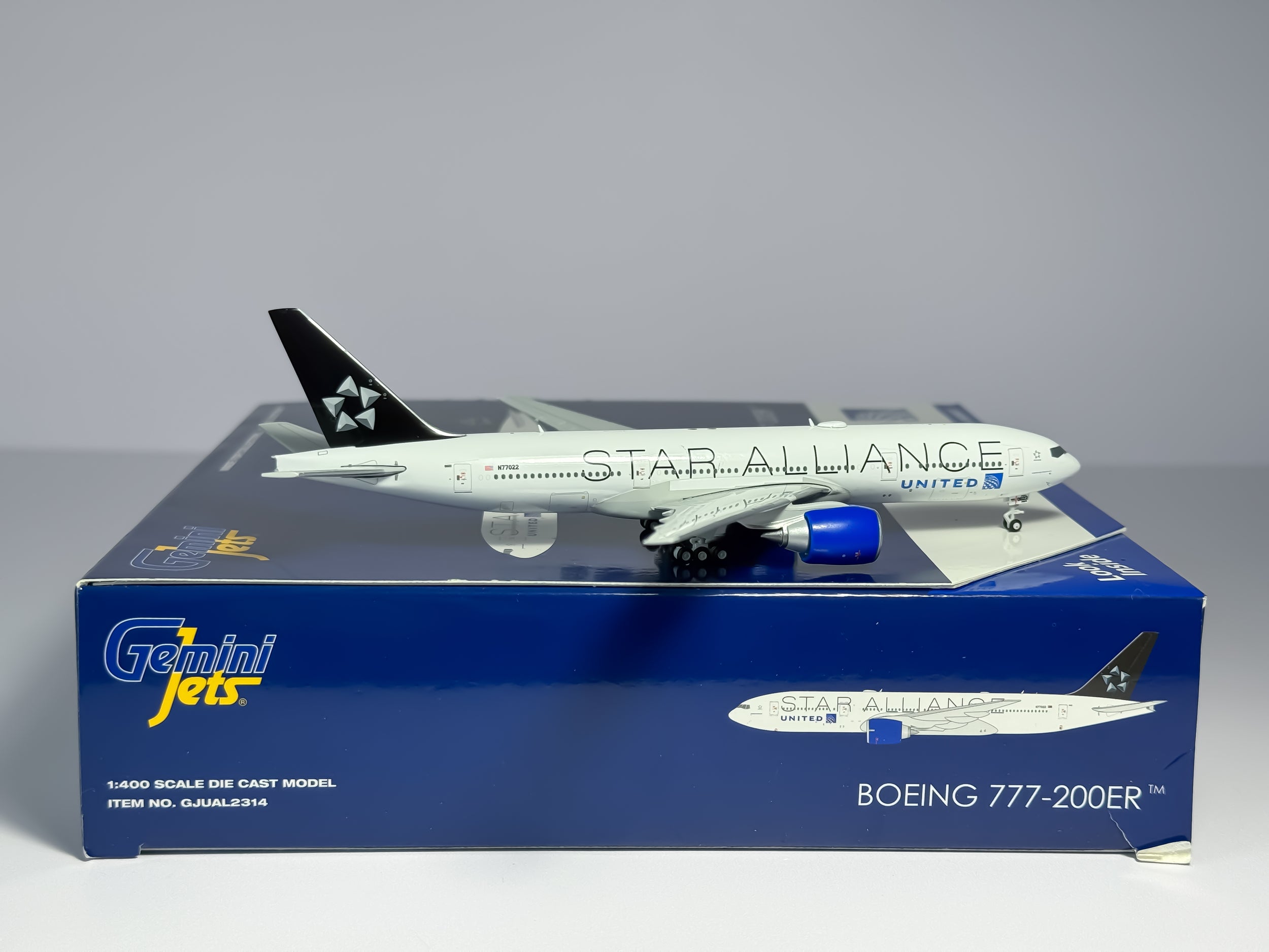 United Airlines Boeing 777-200ER 1:400 Gemini Jets N77022 (GJUAL2314)