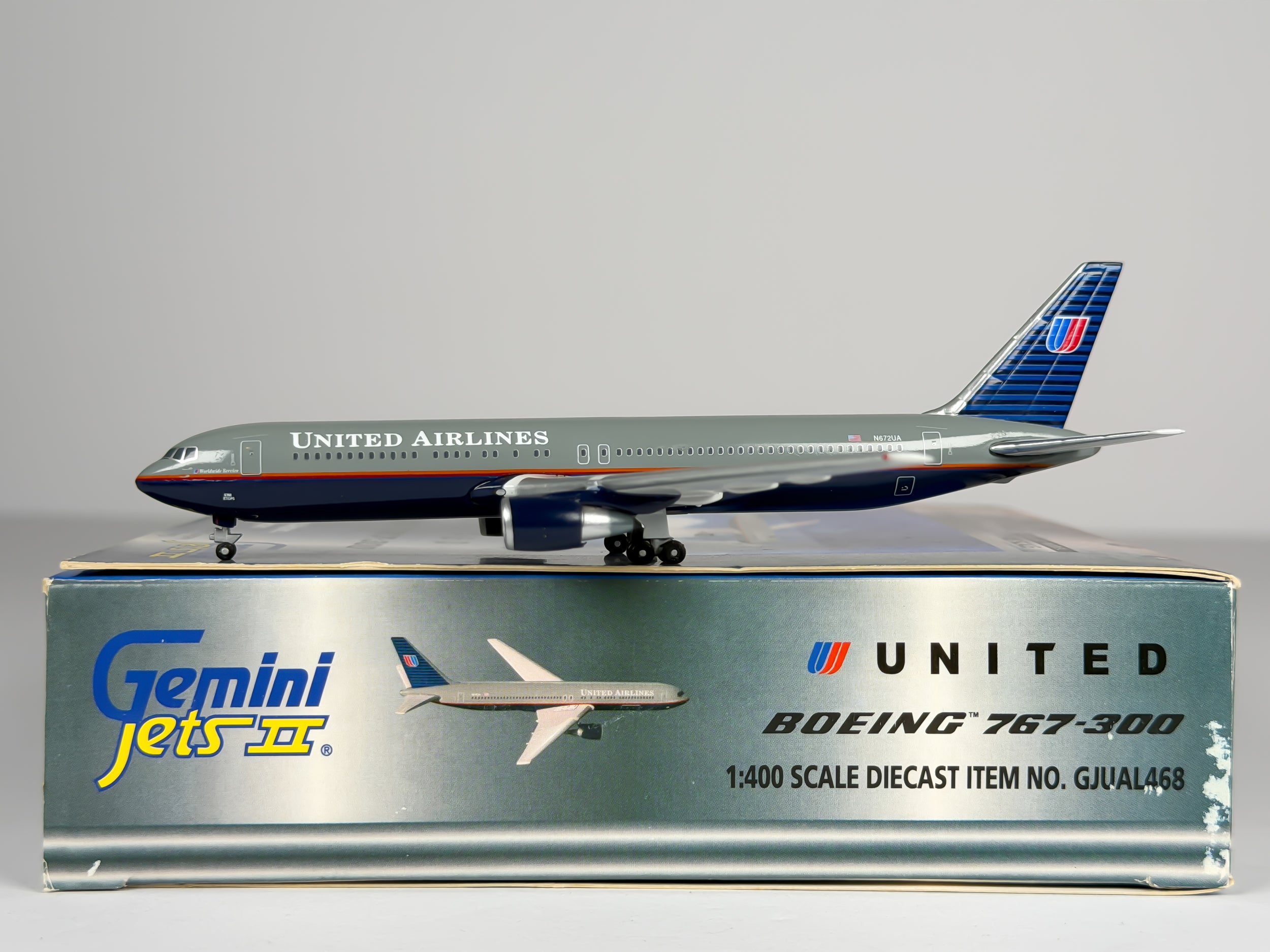 United Airlines Boeing 767-300 1:400 Gemini Jets N672UA (GJUAL468)