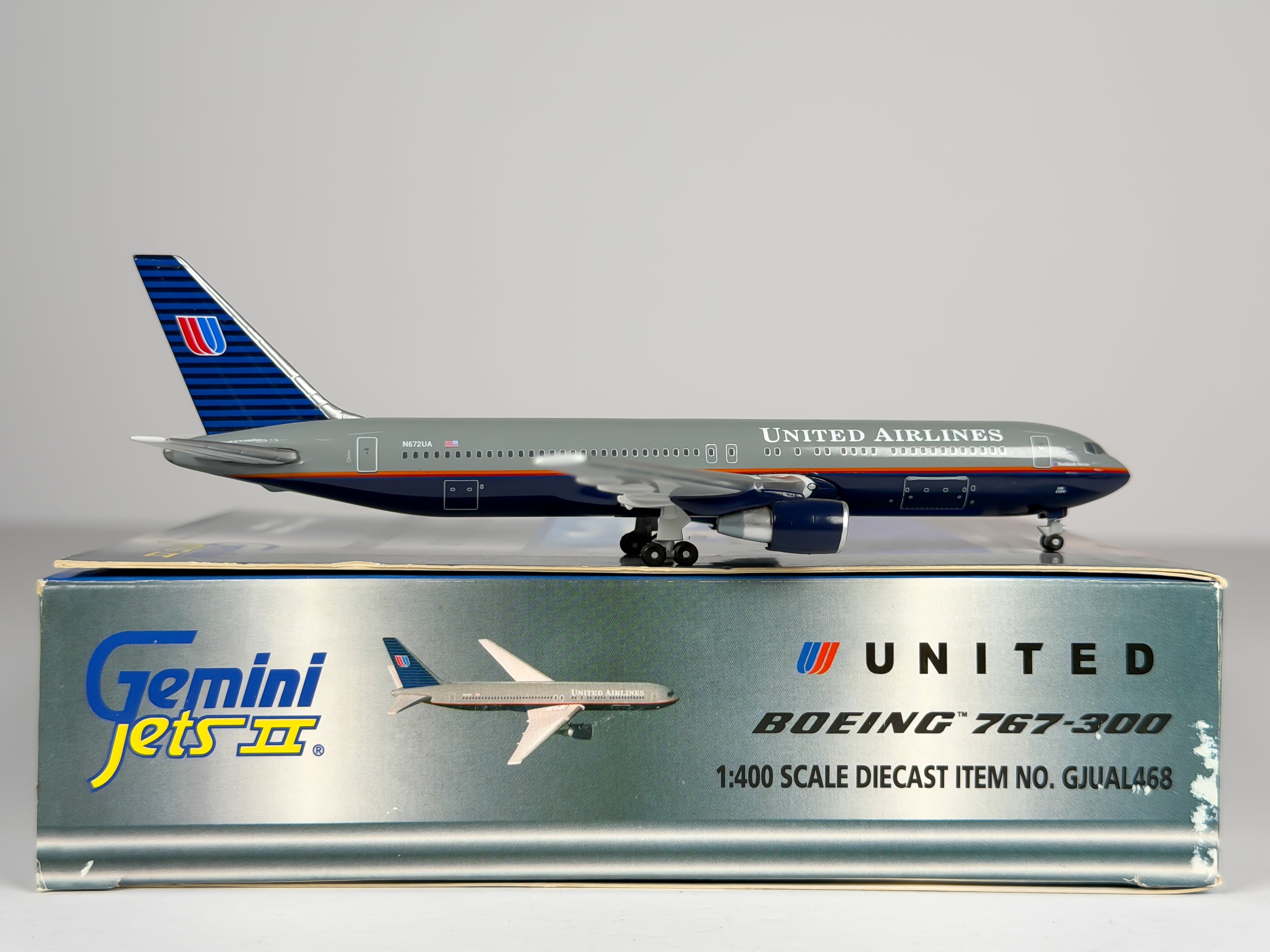 United Airlines Boeing 767-300 1:400 Gemini Jets N672UA (GJUAL468)