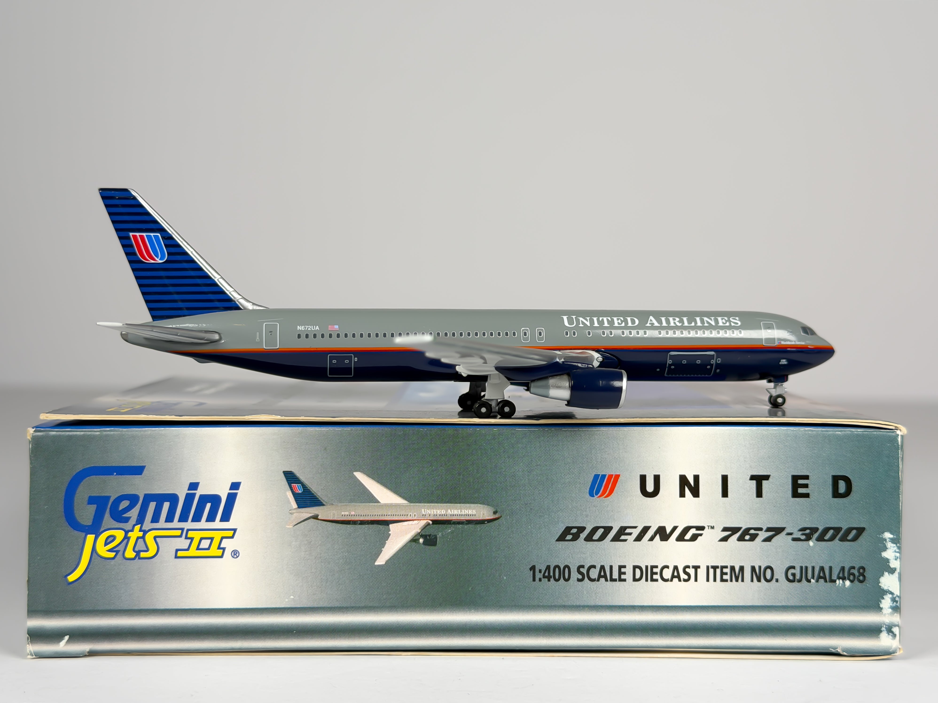United Airlines Boeing 767-300 1:400 Gemini Jets N672UA (GJUAL468)
