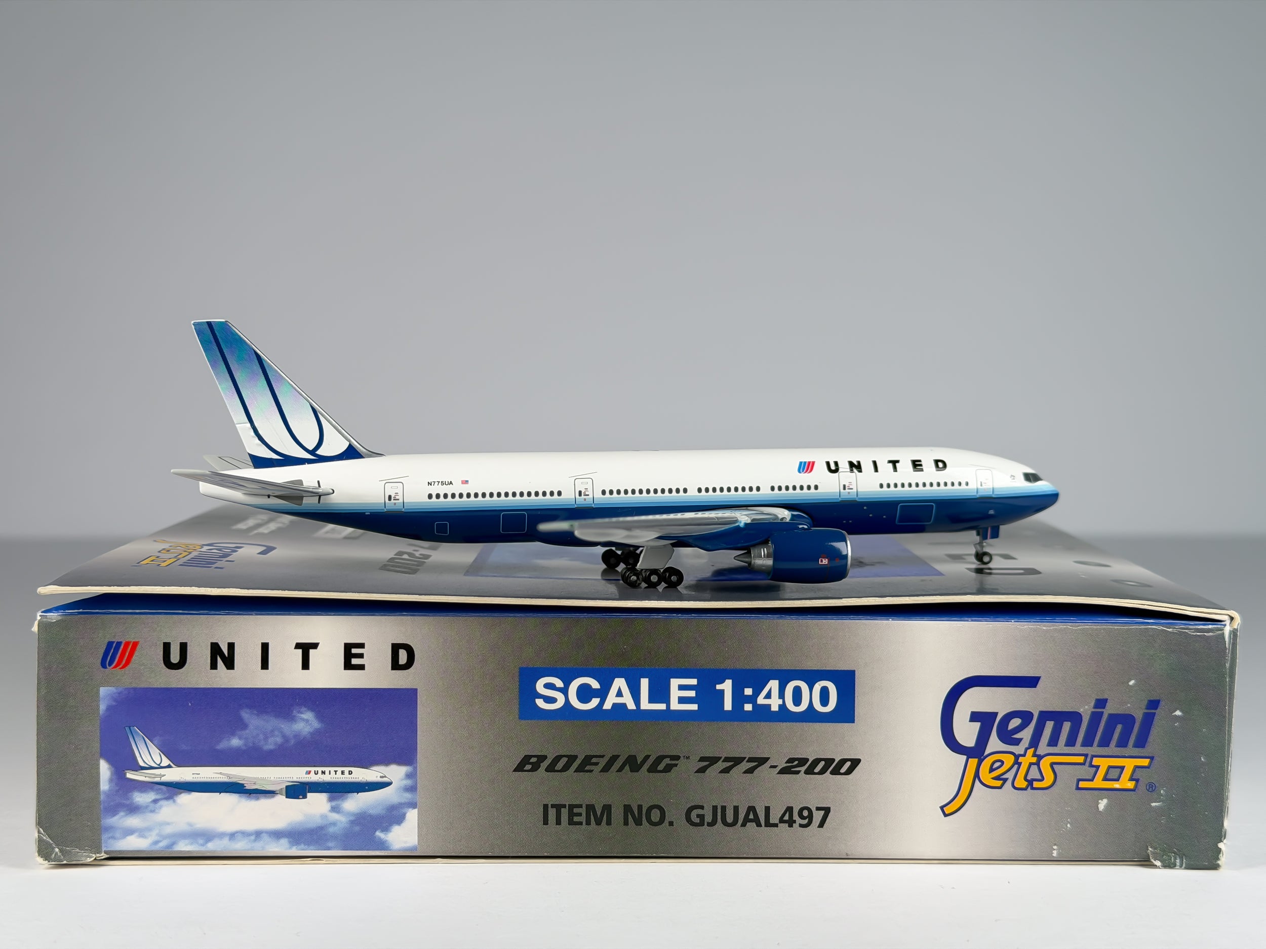 United Airlines Boeing 777-200 1:400 Gemini Jets N775UA (GJUAL497)