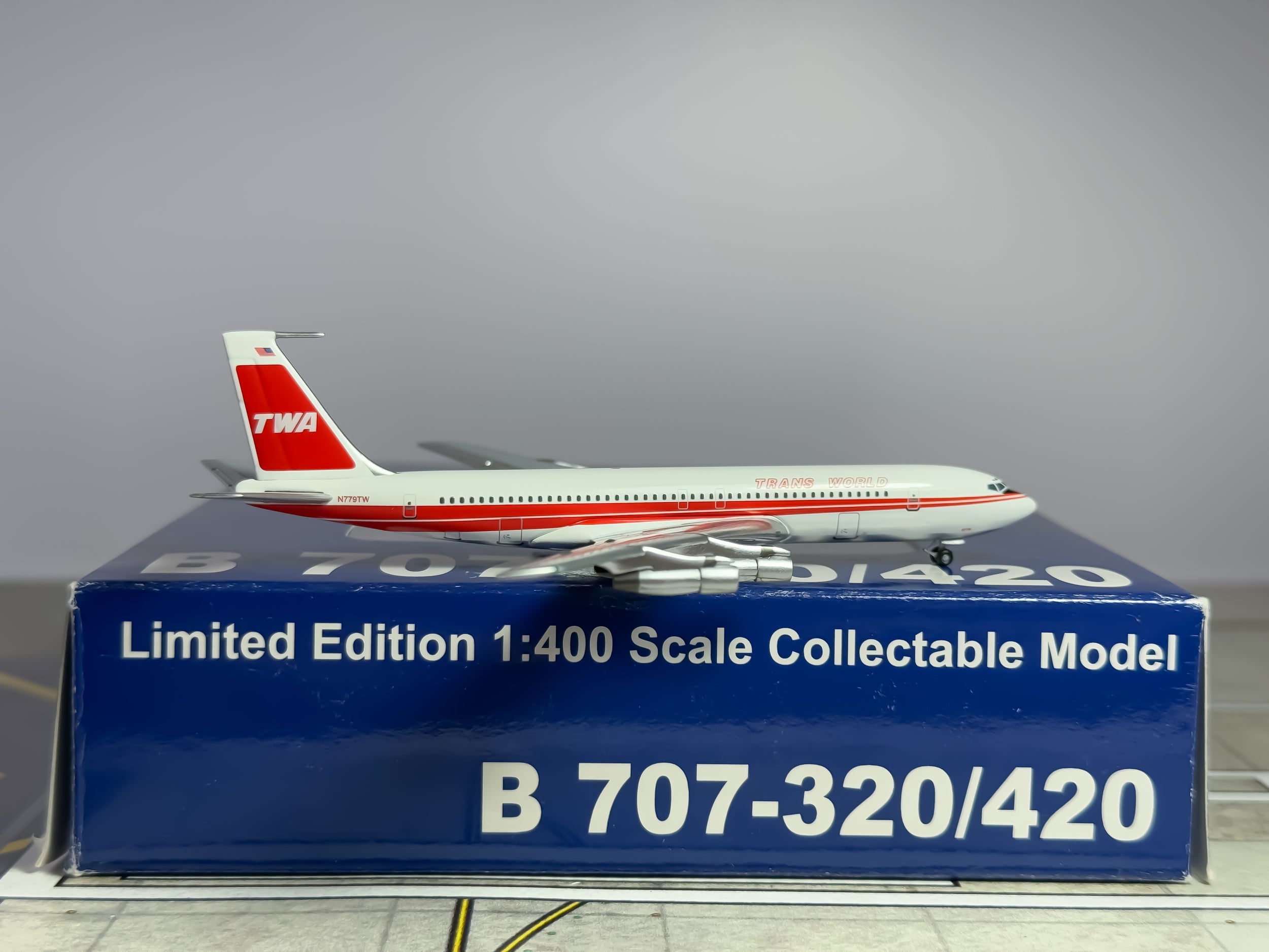 Trans World Airlines (TWA) Boeing 707-300 1:400 Aeroclassics N779TW (HC-010)