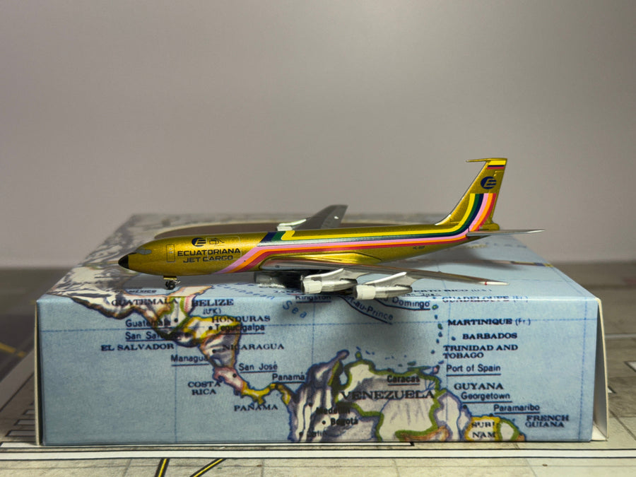 Aeroclassics 1:400 Ecuatoriana Cargo Boeing 707-320 HC-BGP Gold ACHCBGP