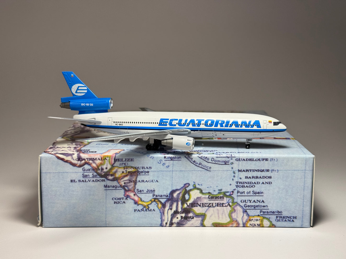 Aeroclassics 1:400 Ecuatoriana Douglas DC-10 HC-BKO ACHCBKO