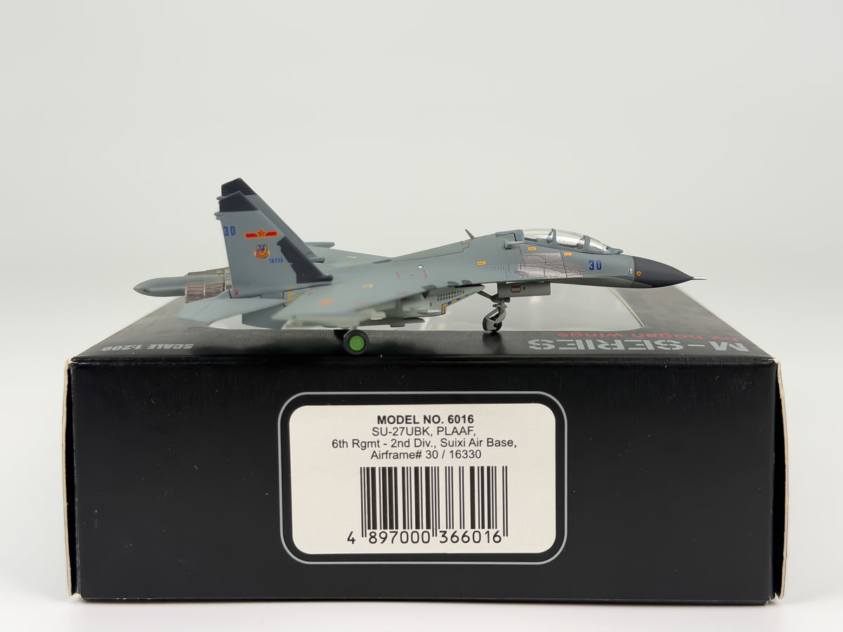 Chinese Air Force Sukhoi Su-27 Flanker 1:200 Hogan 16330 (HG6016)