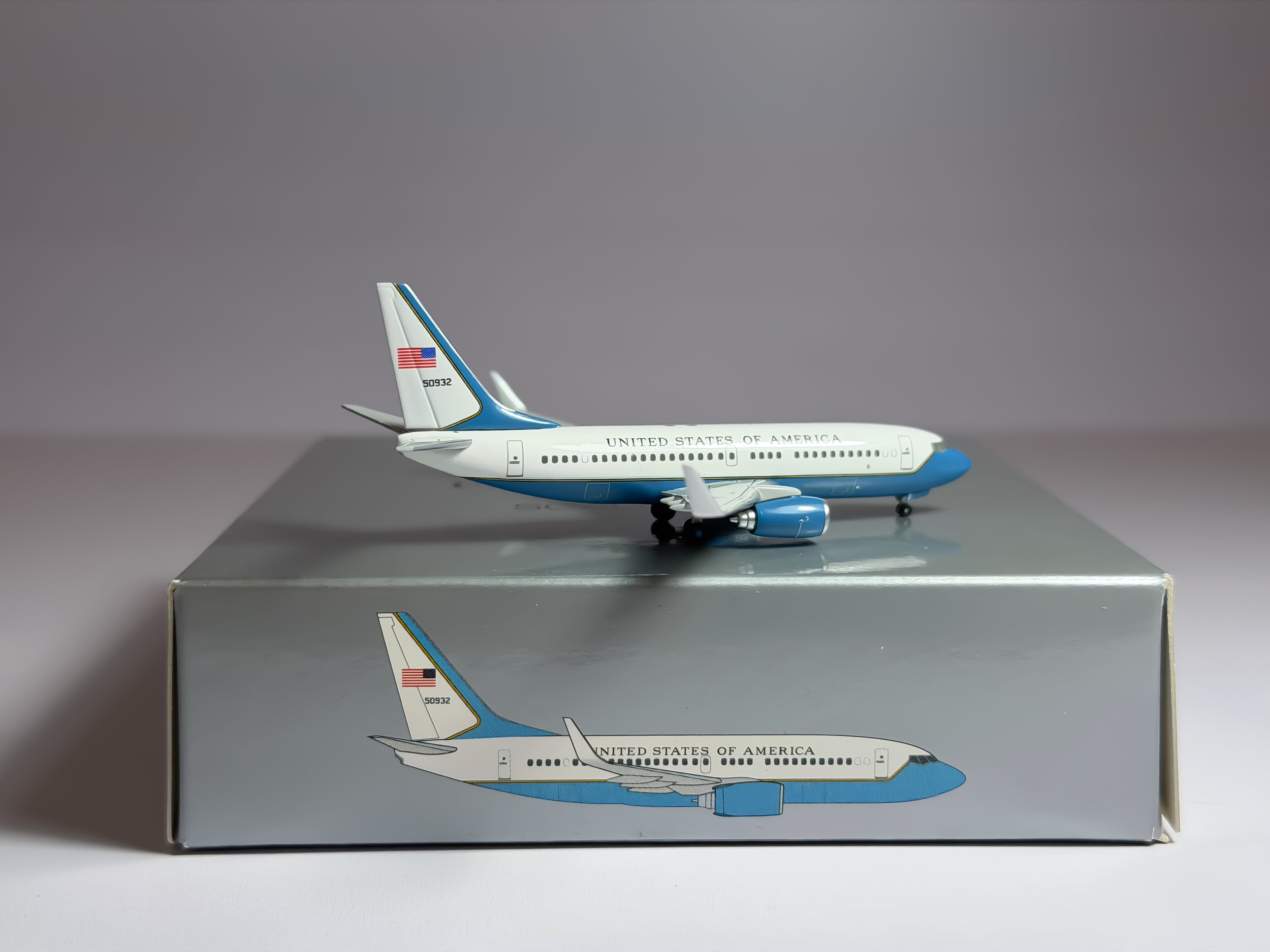 U.S Air Force (USAF) Boeing 737-700 (C-40B) 1:400 Hogan 05-0932 (HG8829)