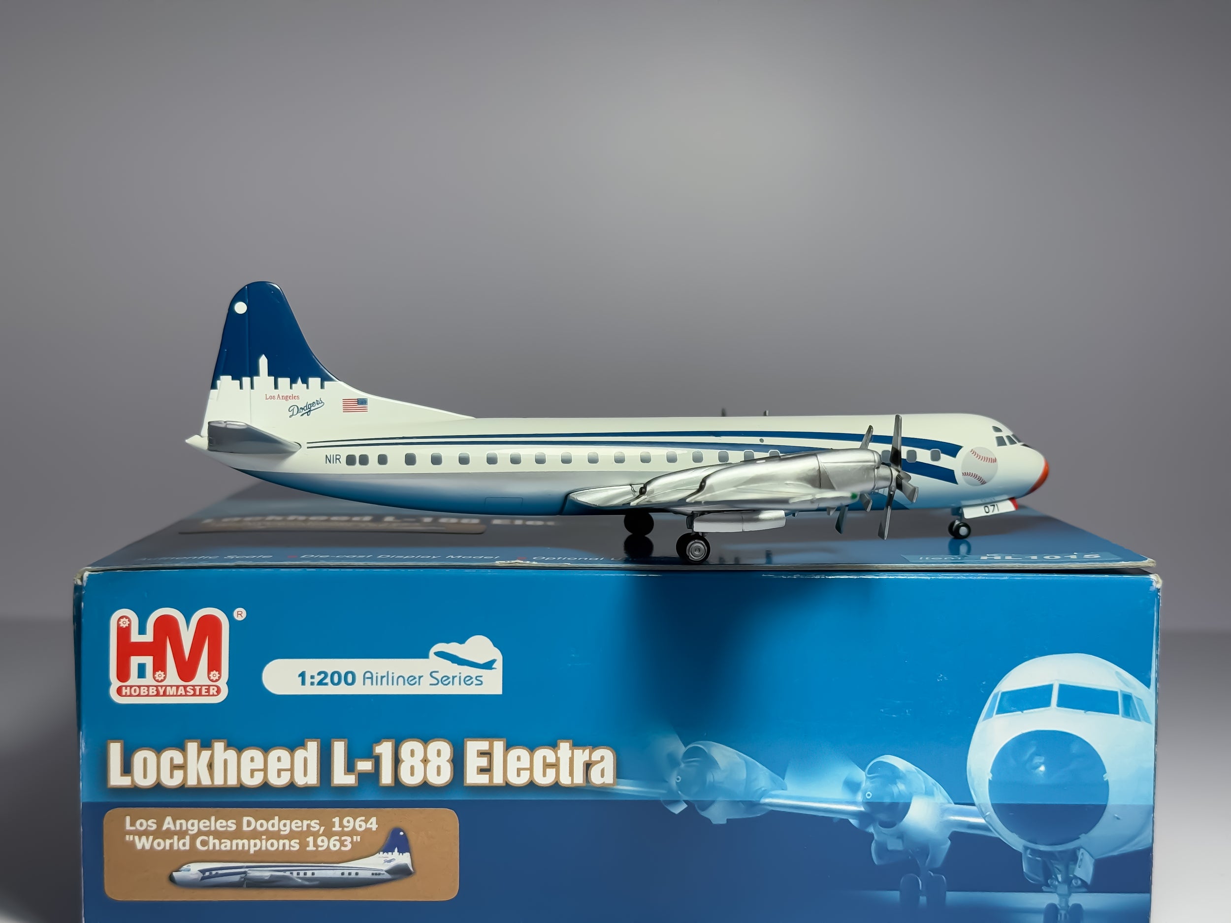 Los Angeles Dodgers Lockheed L-188 Electra 1:200 Hobby Master N1R (HL1015)