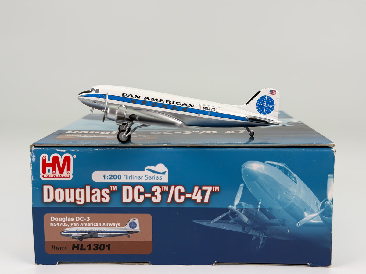 Pan American Douglas DC-3 1:200 Hobby Master N54705 (HL1301)