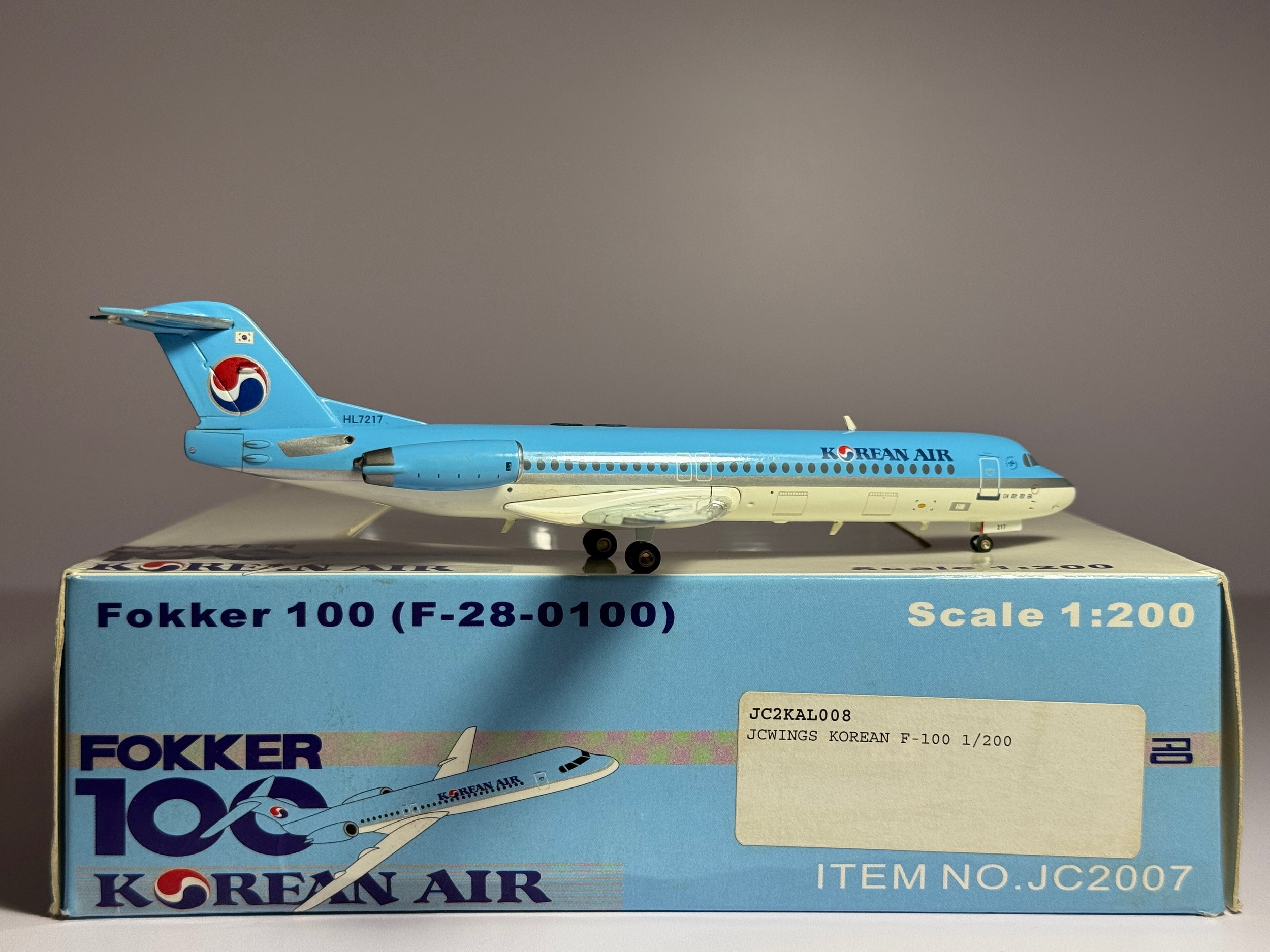 JC Wings 1:200 Korean Air Fokker F-100 HL7217 SkyTeam JC2KAL008