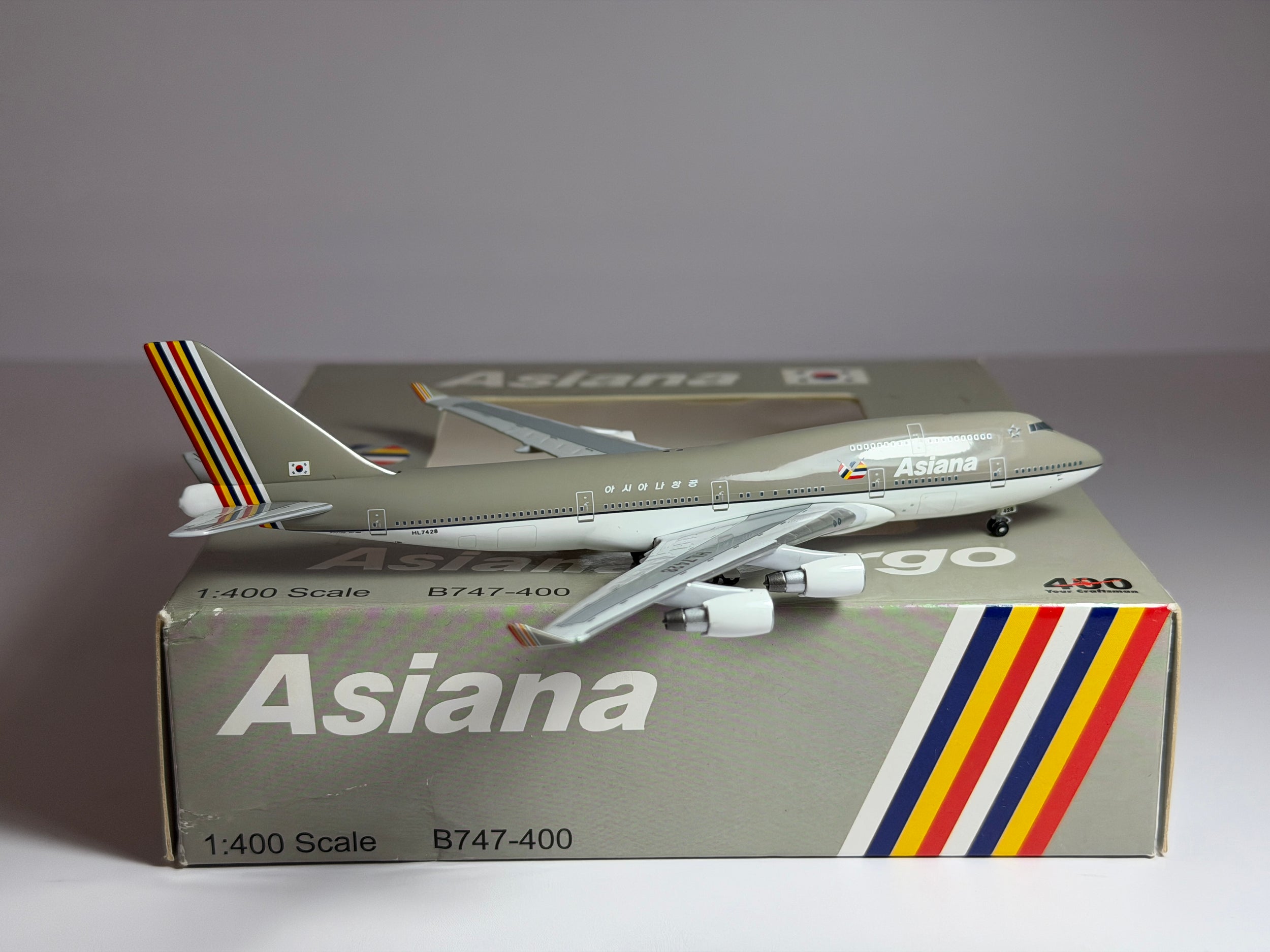 Asiana Airlines Boeing 747-400 1:400 Aeroclassics HL7428 (BB4-2005-XX)