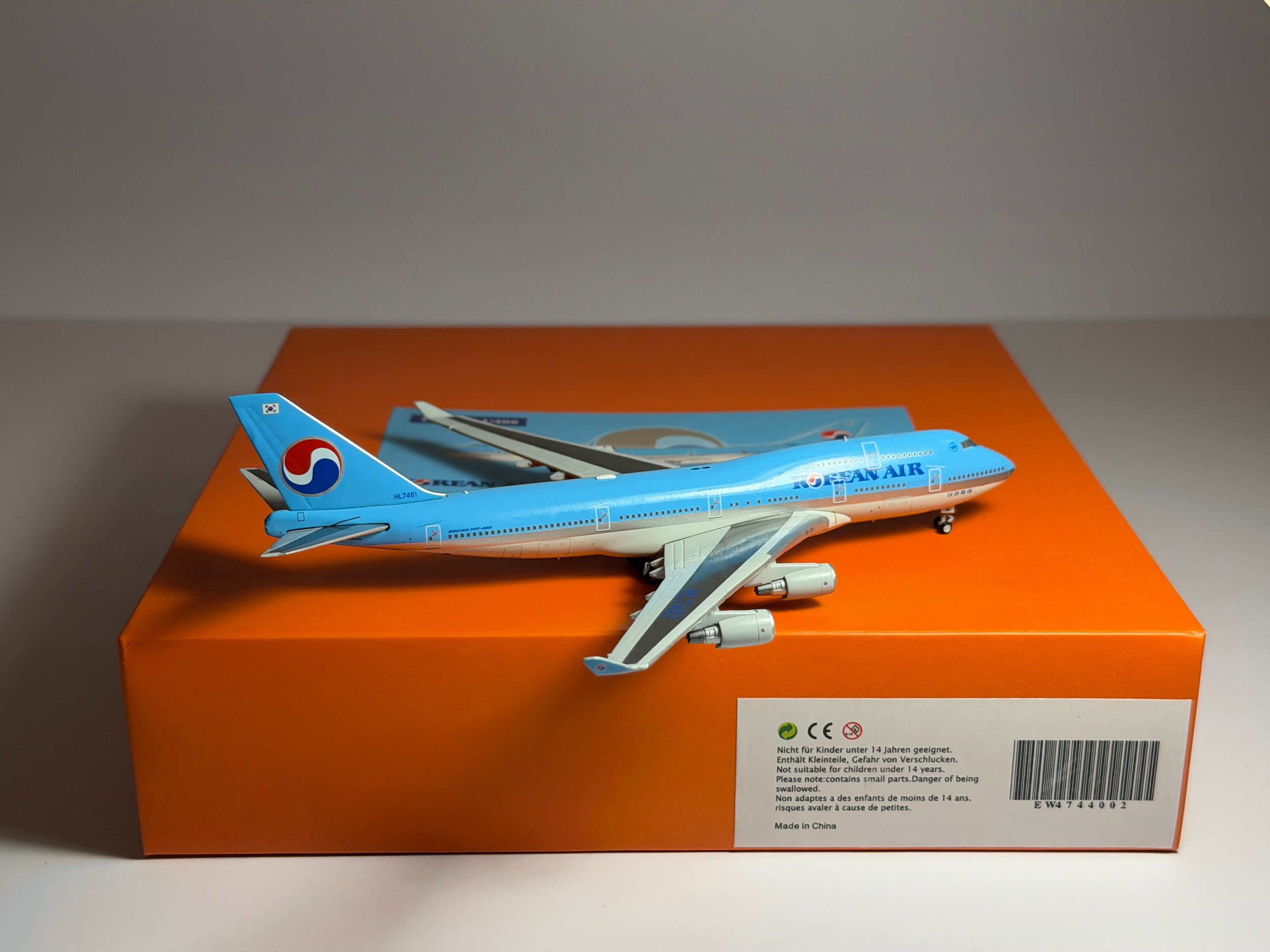 Korean Air Boeing 747-400 1:400 JC Wings HL7461 (EW4744002)