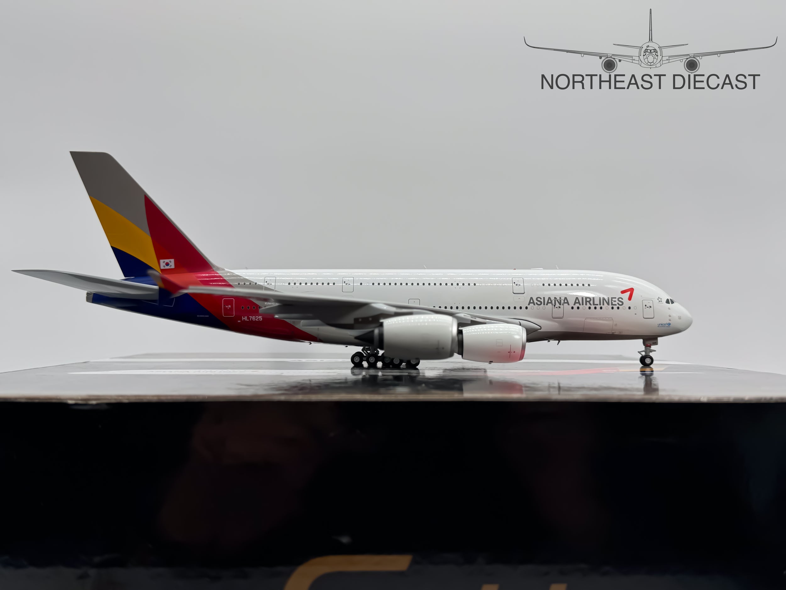 Asiana Airlines Airbus A380-800 1:200 Gemini Jets HL7625 (G2AAR1201)