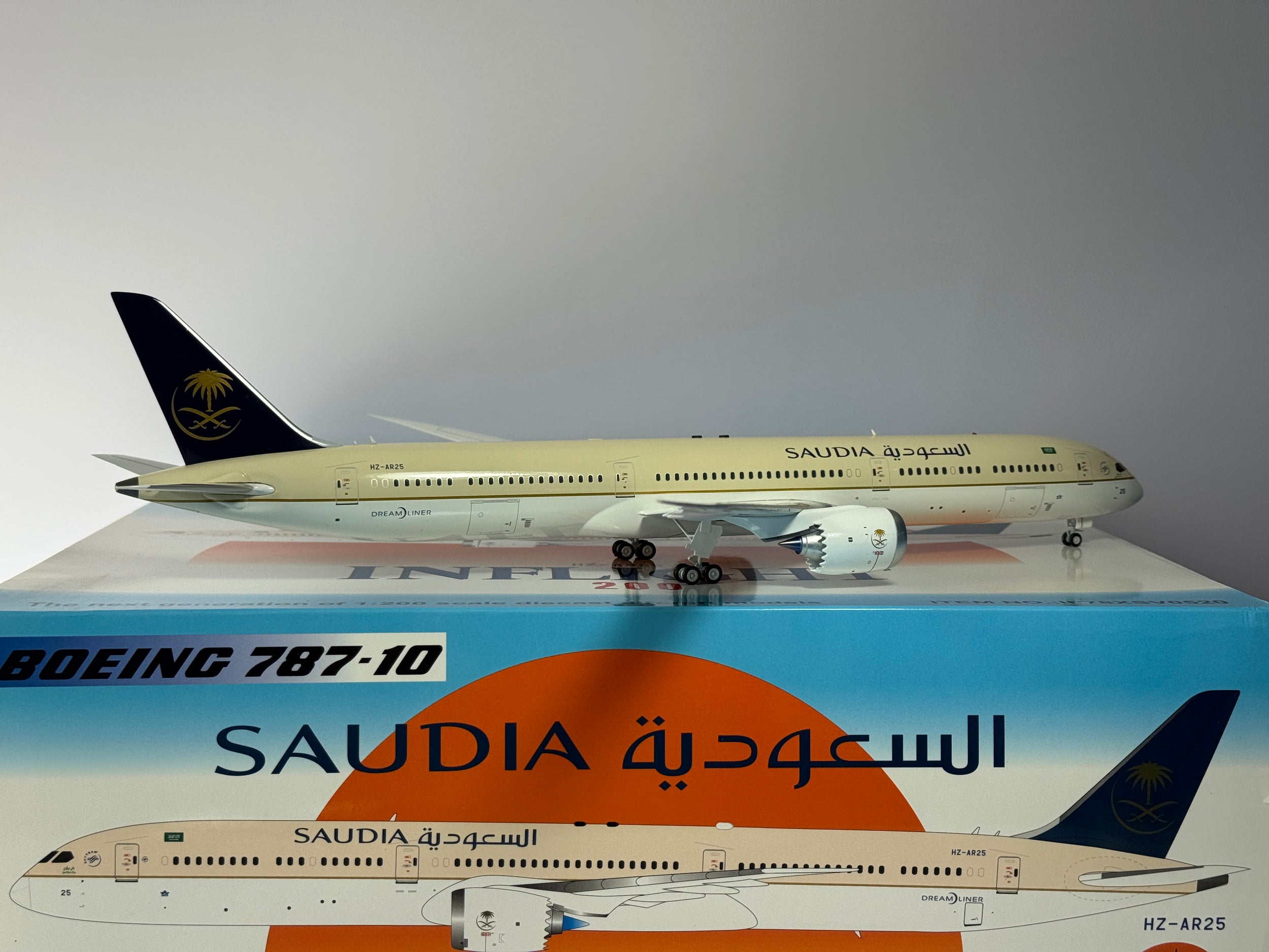 Inflight 1:200 Saudia Boeing 787-10 HZ-AR25 Tan Top IF78XSV0520