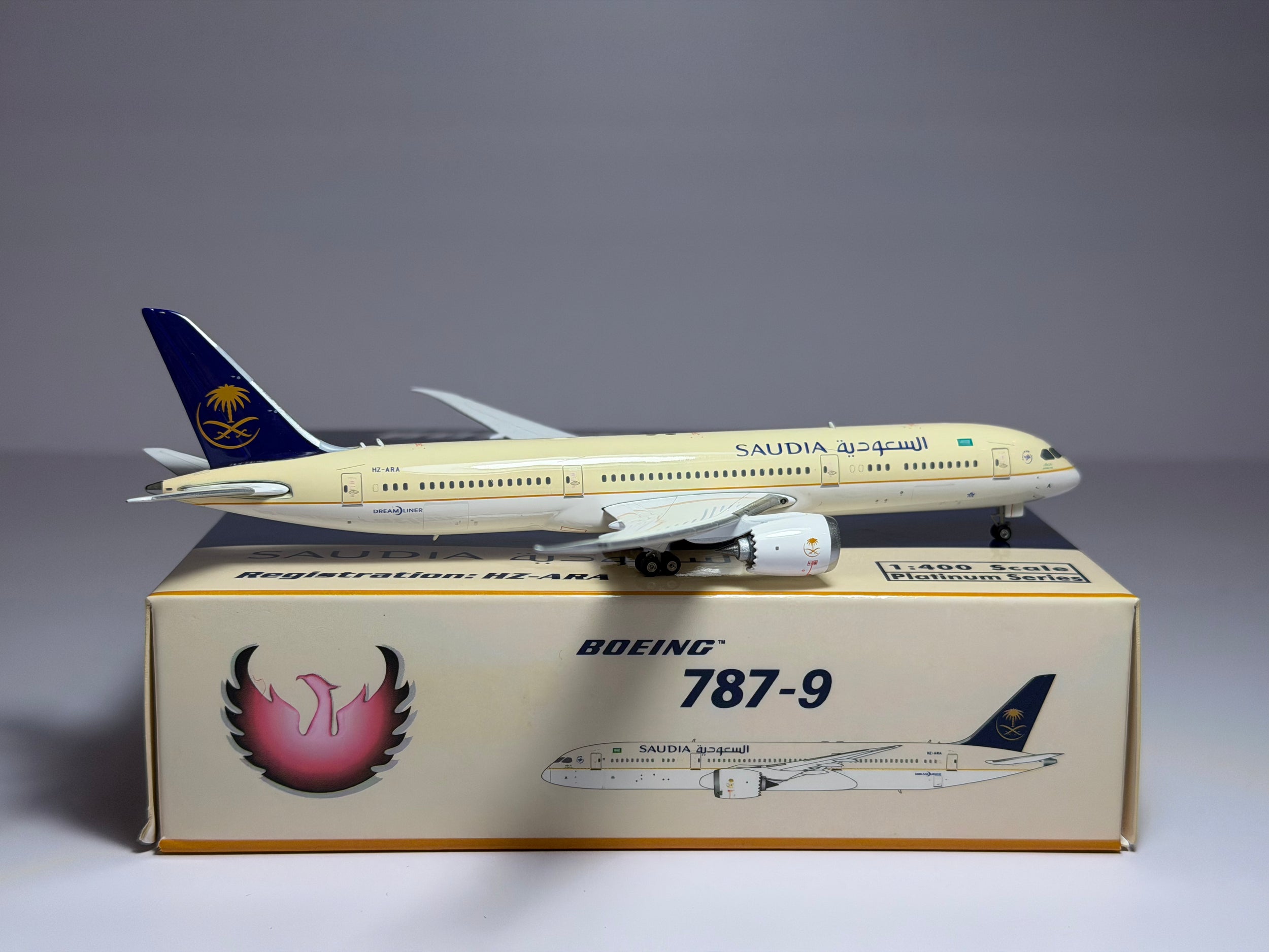 Phoenix Model 1:400 Saudia Boeing 787-9 HZ-ARA PH411233