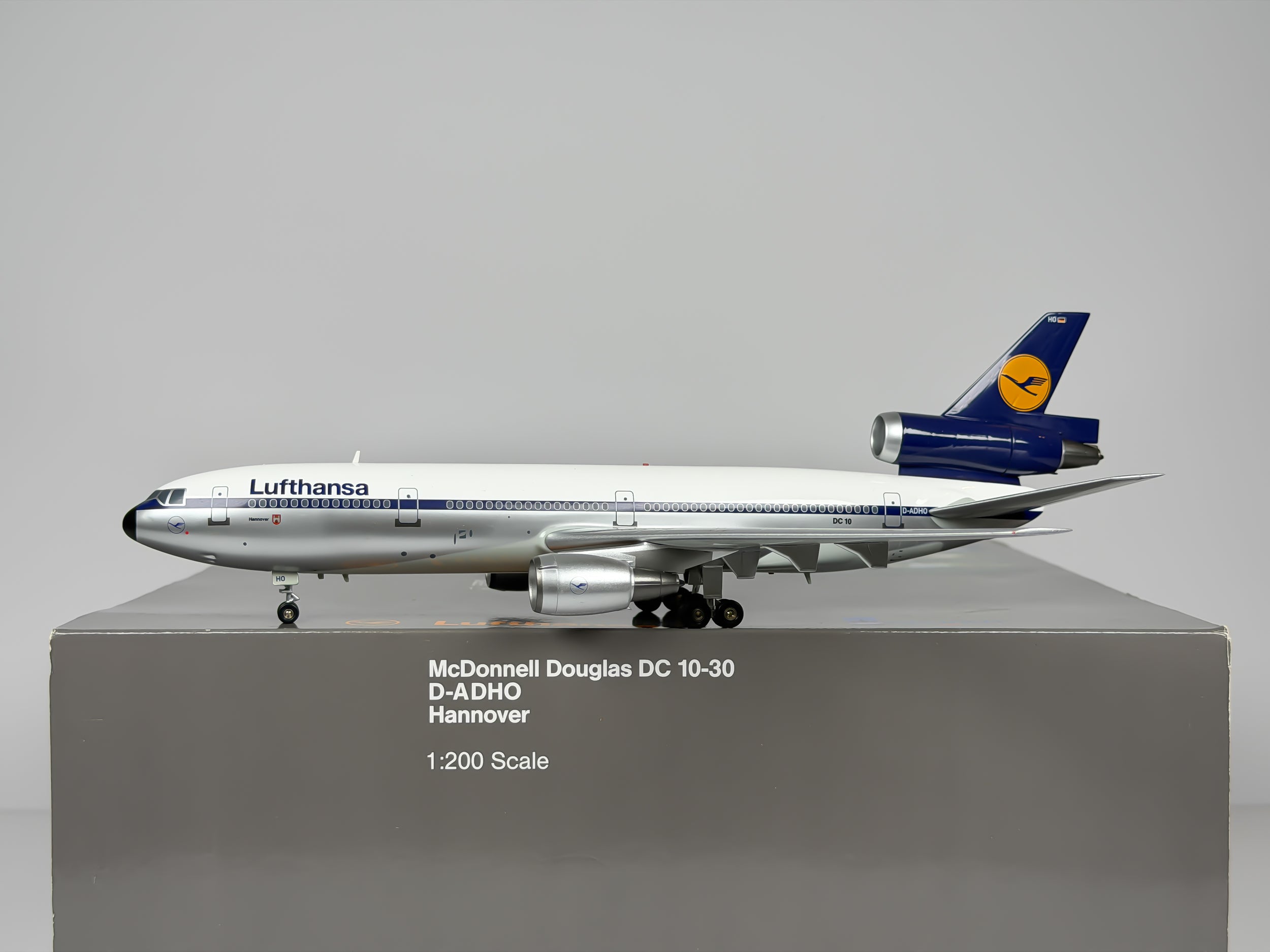 Lufthansa McDonnell Douglas DC-10-30 1:200 Inflight200 D-ADHO (IF103006)