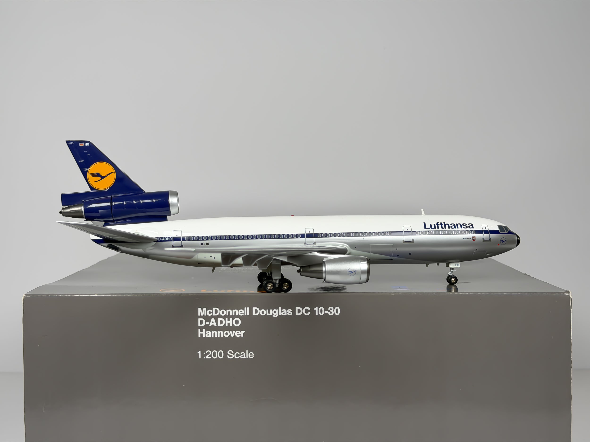 Lufthansa McDonnell Douglas DC-10-30 1:200 Inflight200 D-ADHO (IF103006)