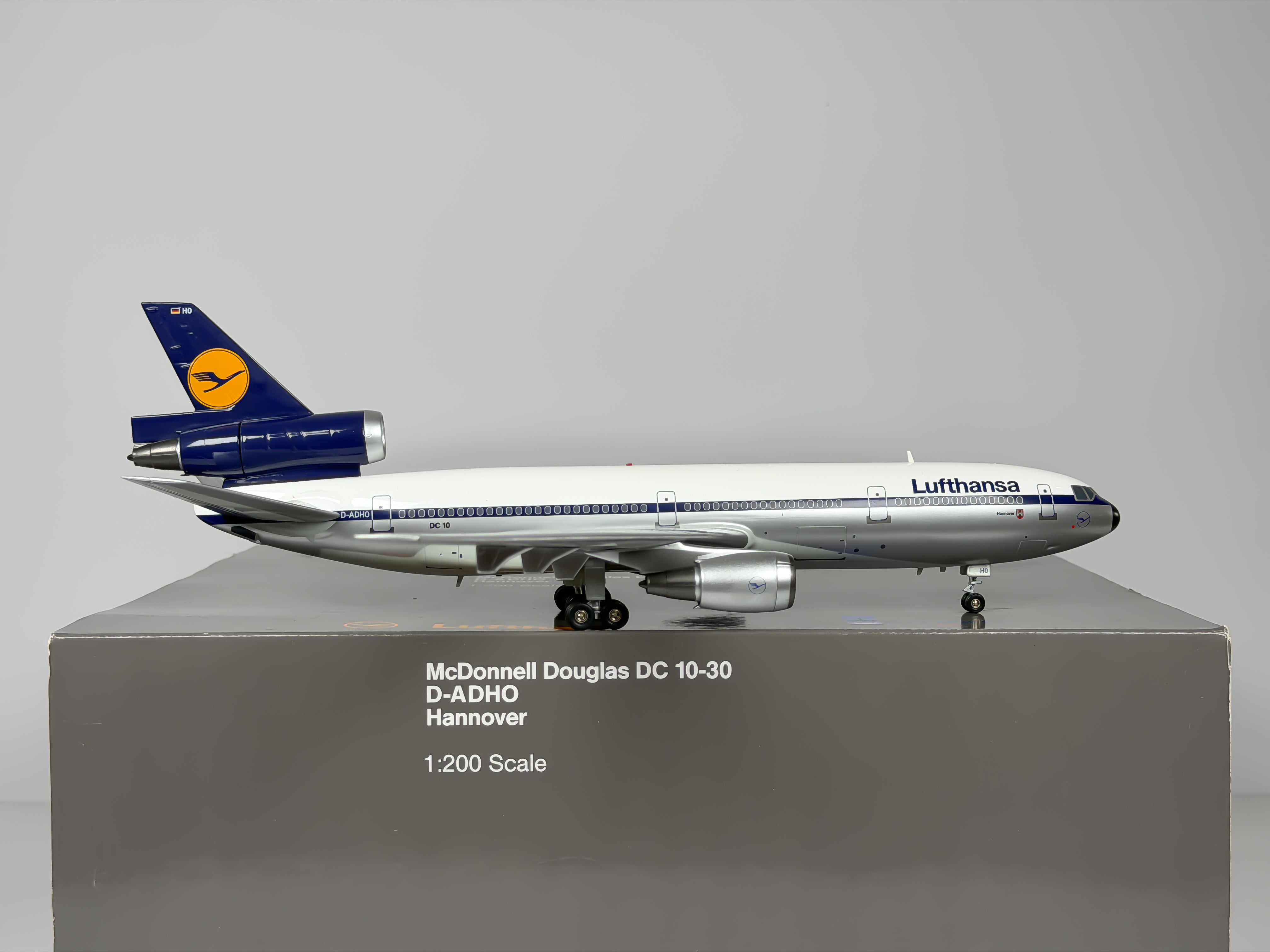 Lufthansa McDonnell Douglas DC-10-30 1:200 Inflight200 D-ADHO (IF103006)