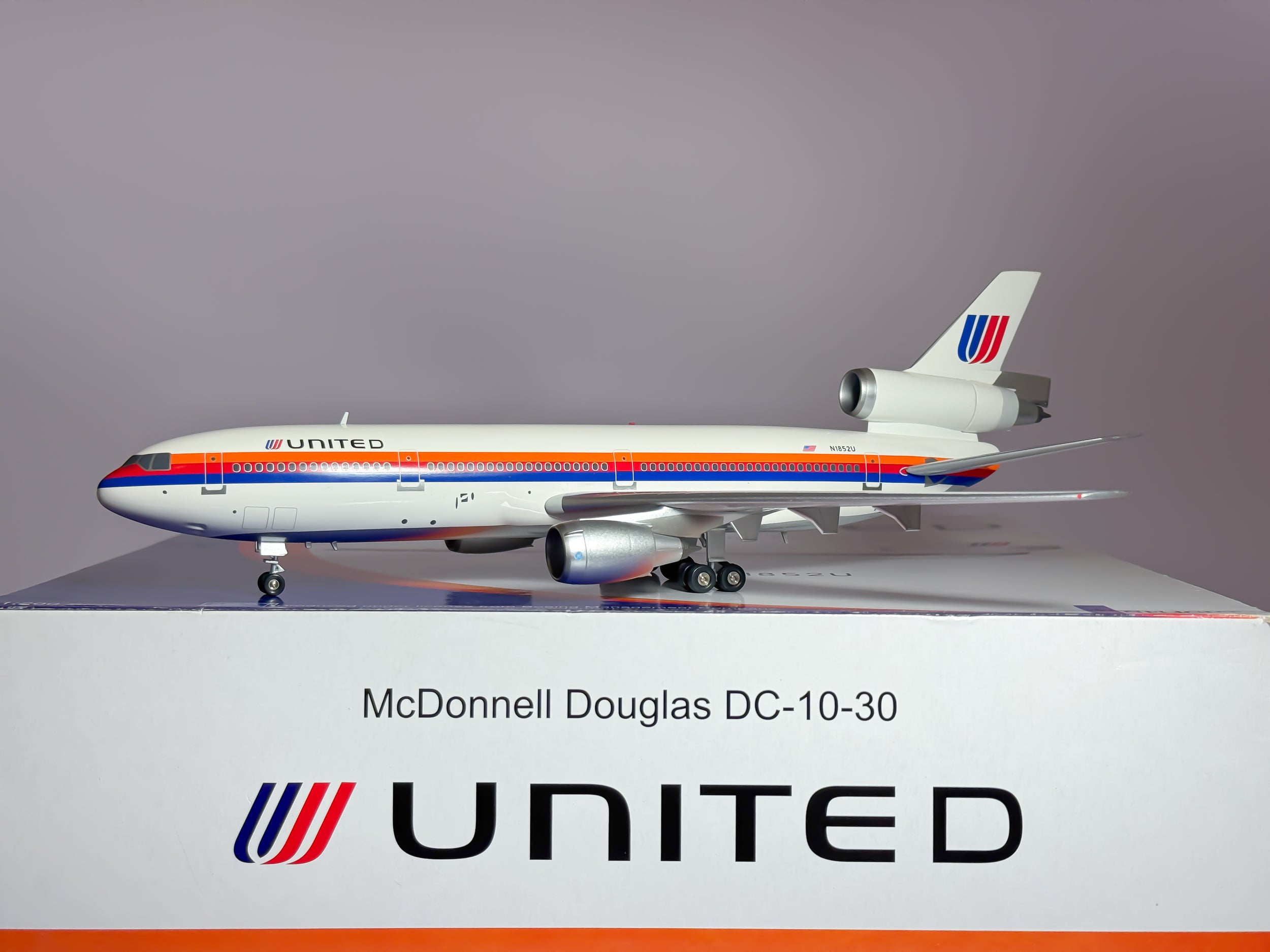 United Airlines McDonnell Douglas DC-10-30 1:200 Inflight200 N1852U (IF103022)