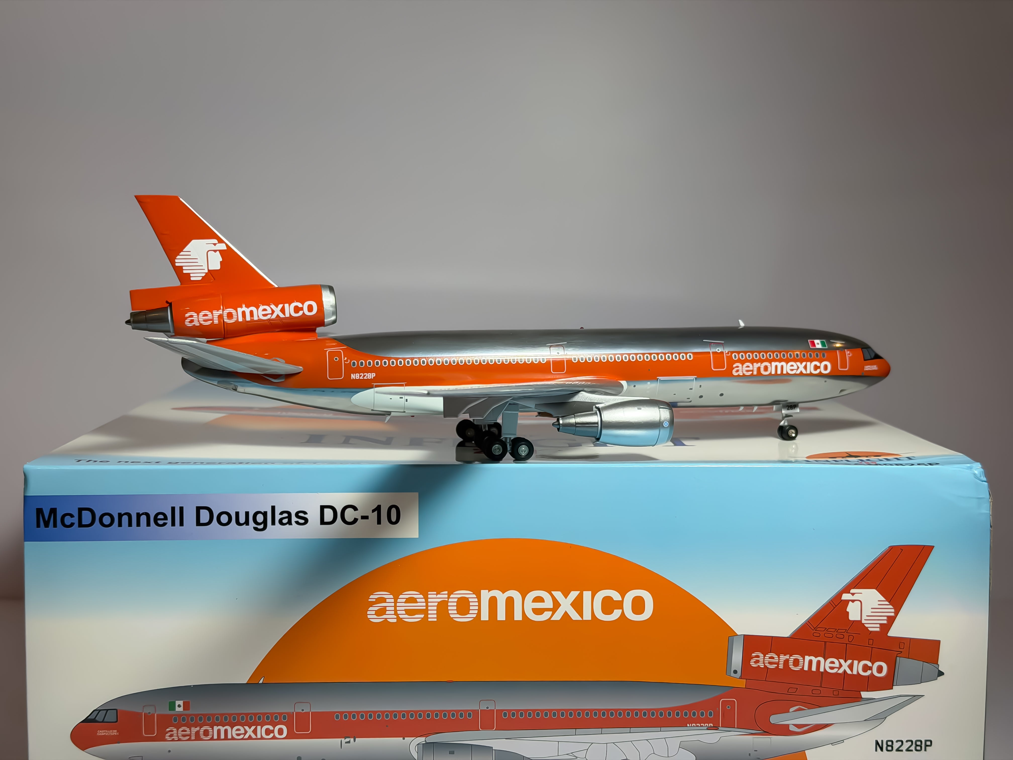 Aeromexico McDonnell Douglas DC-10-30 1:200 Inflight200 N8228P (IF103AM0825P)