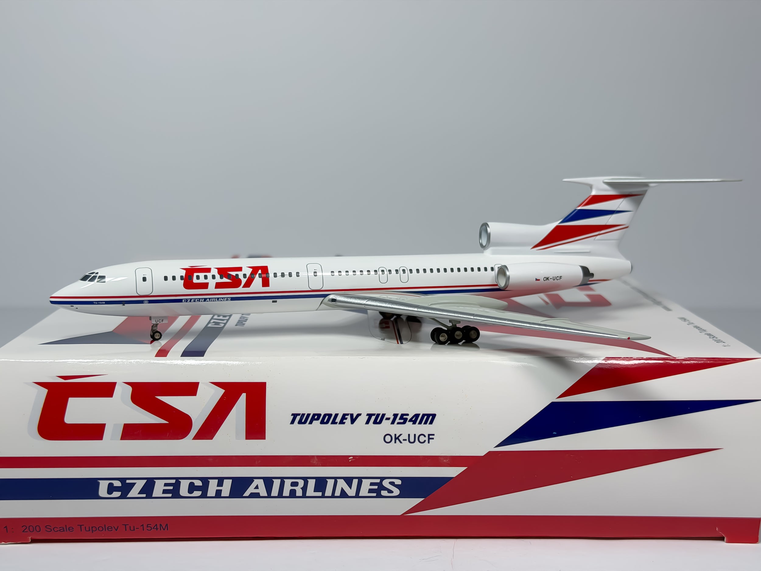 Czech Airlines Tupolev TU-154M 1:200 Inflight200 OK-UCF (IF154004)
