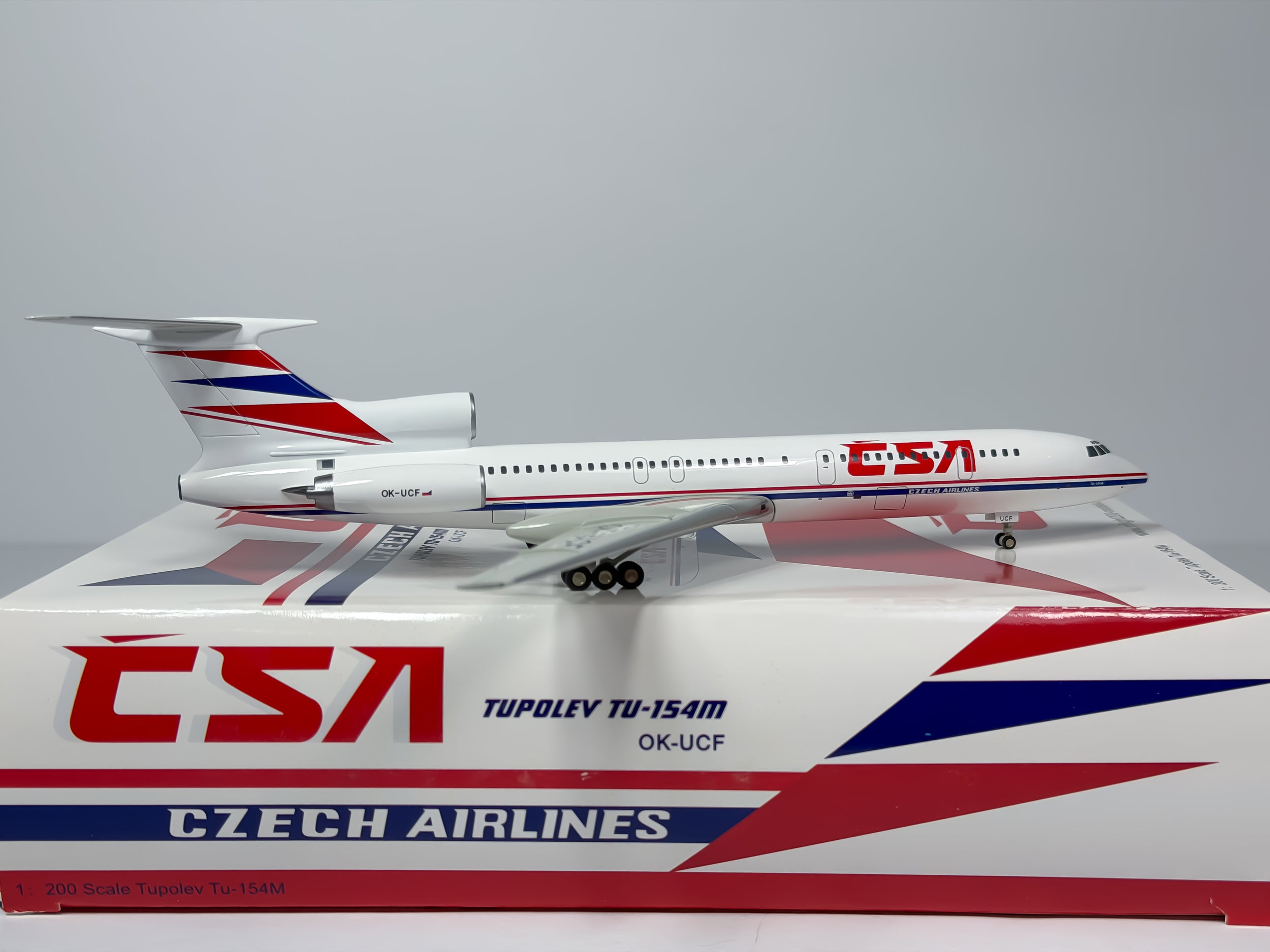 Czech Airlines Tupolev TU-154M 1:200 Inflight200 OK-UCF (IF154004)
