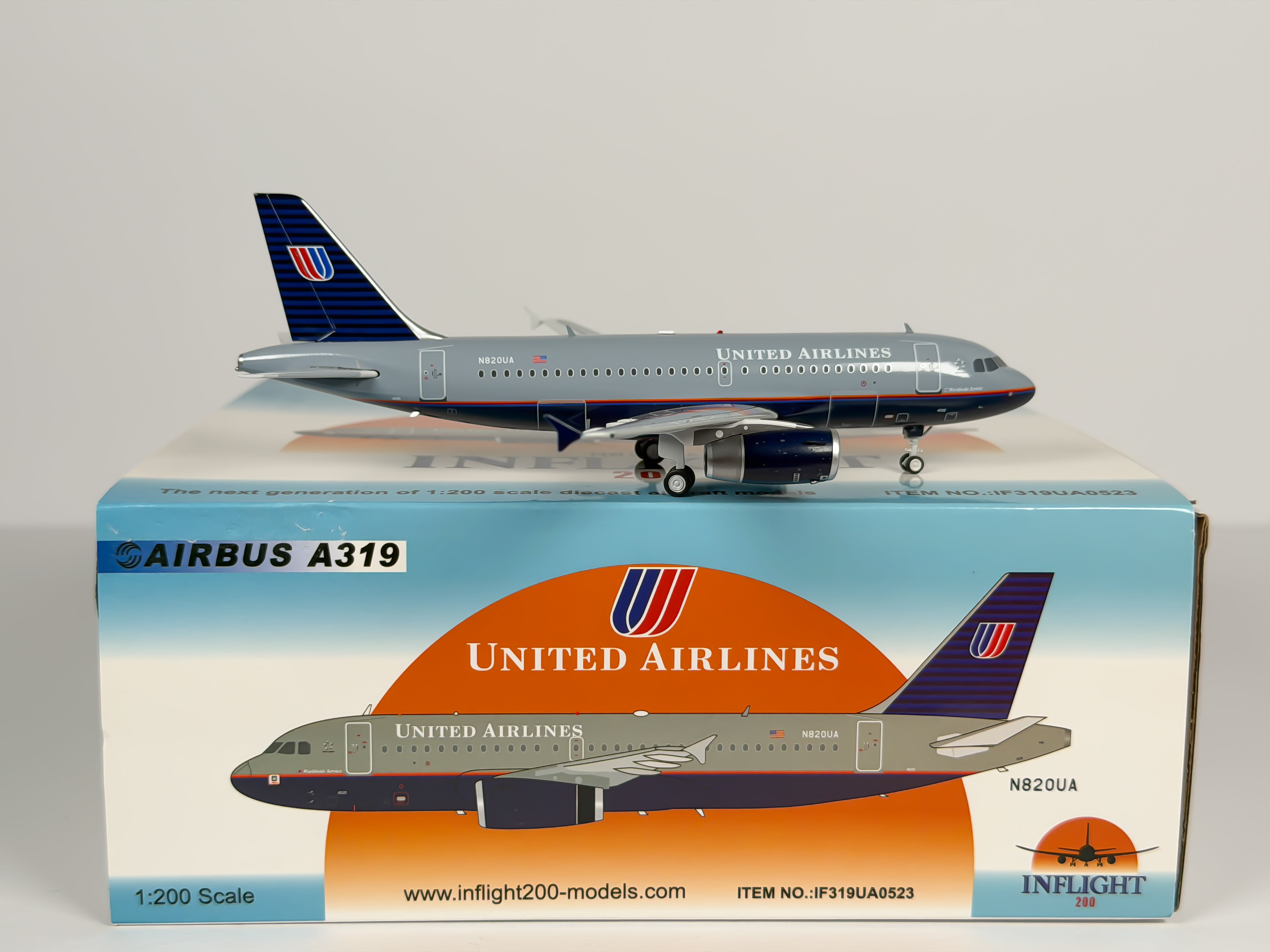 United Airlines Airbus A319 1:200 Inflight200 N820UA (IF319UA0523)