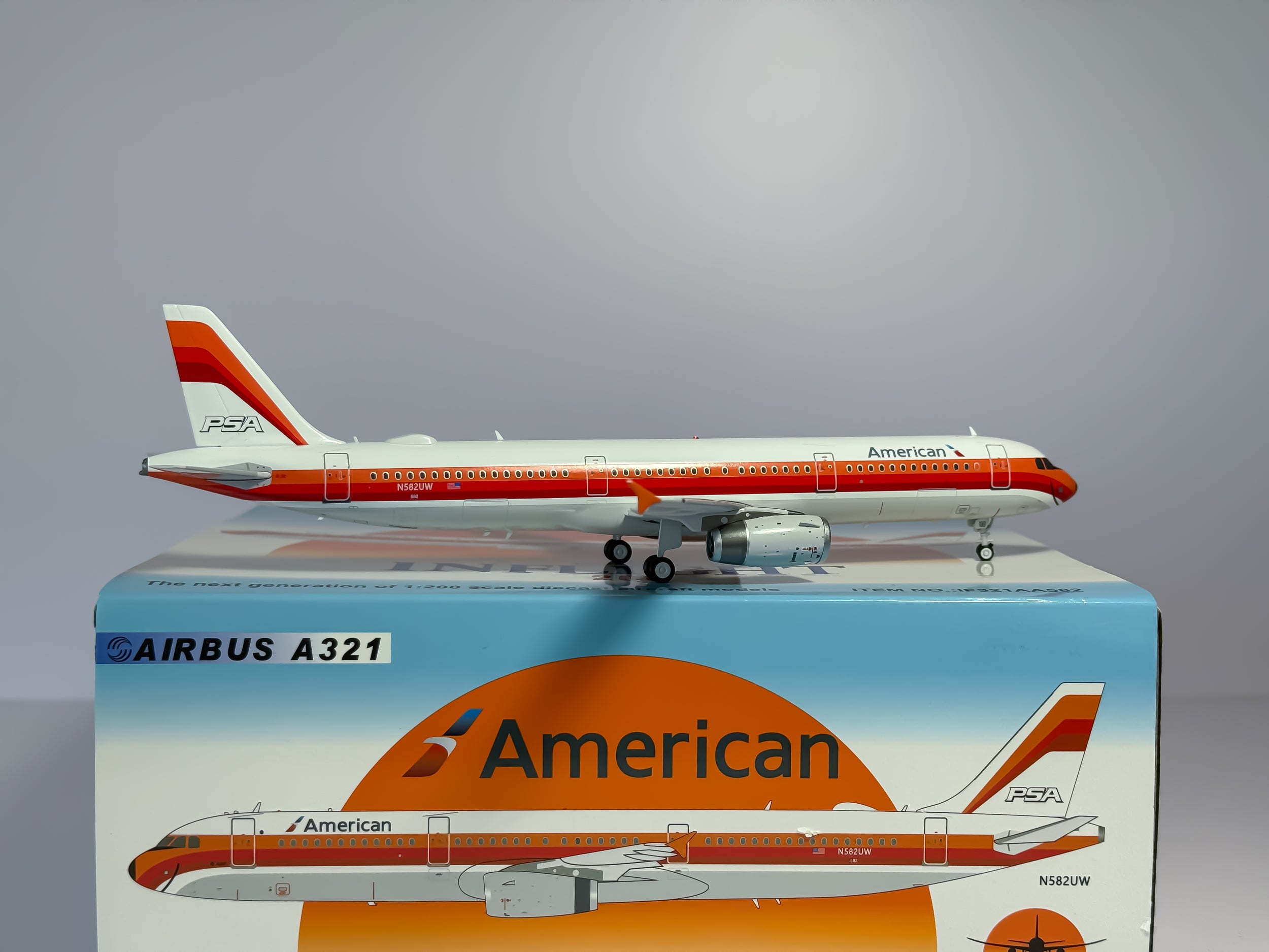 American Airlines Airbus A321 1:200 Inflight200 N582UW (IF321AA582)