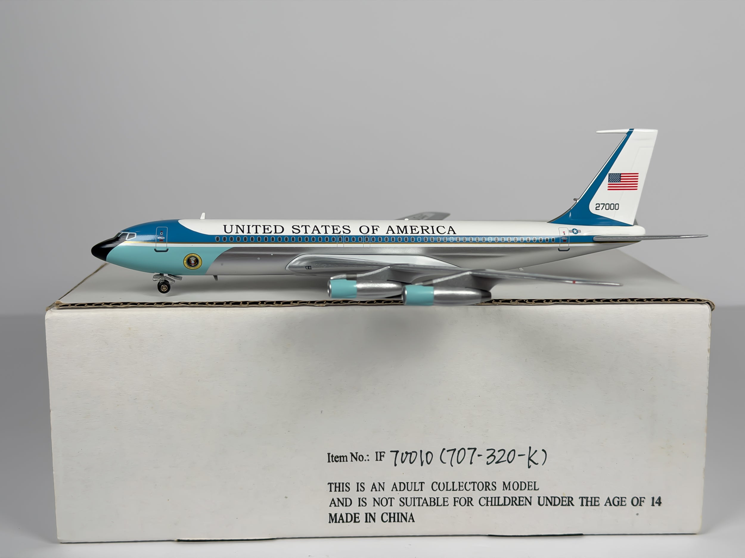 U.S Air Force (USAF) Boeing 707 (VC-137) 1:200 Inflight200 72-7000 (IF70001A)