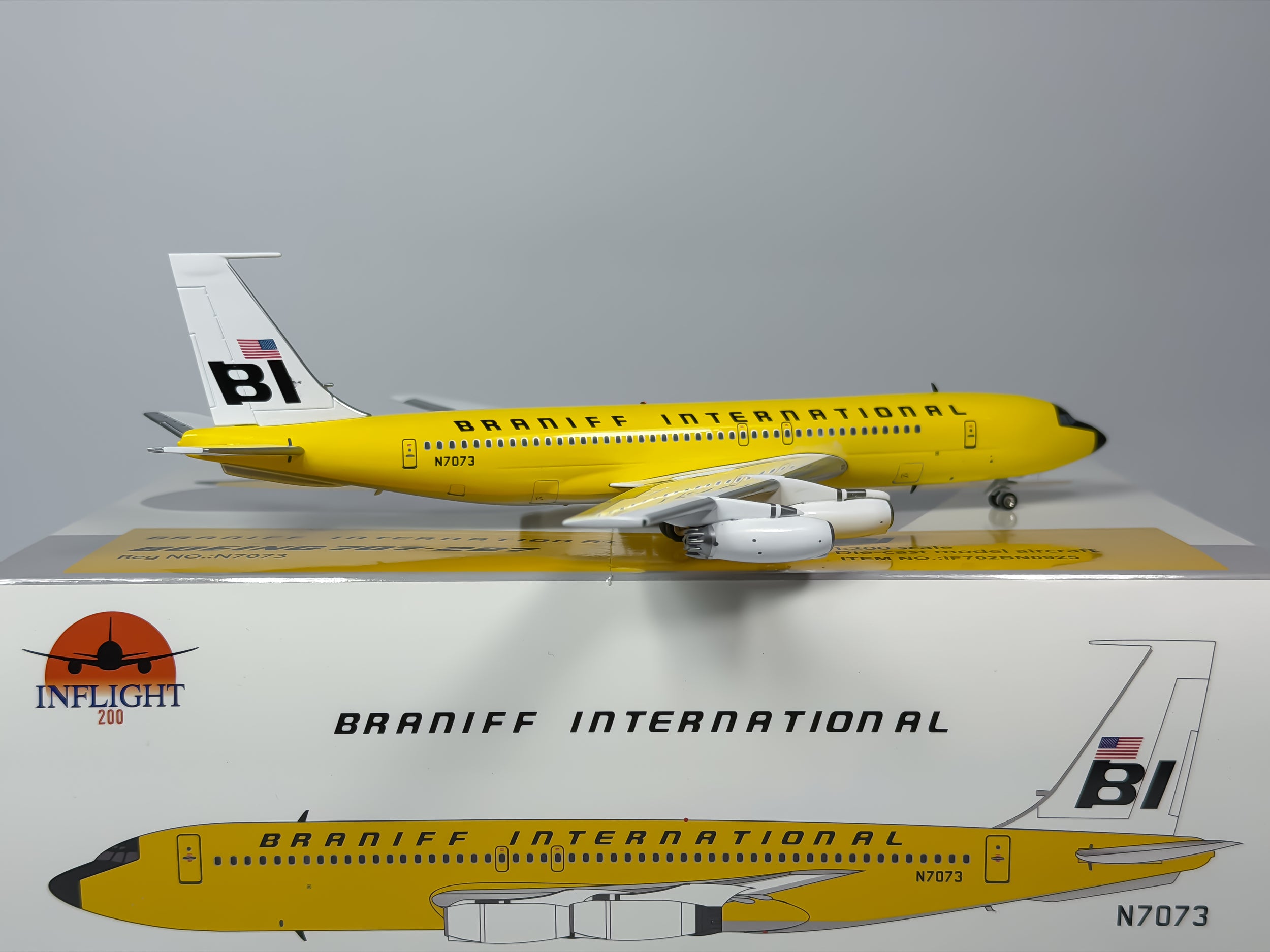 Braniff International Boeing 707-200 1:200 Inflight200 N7073 (IF702BN0925)