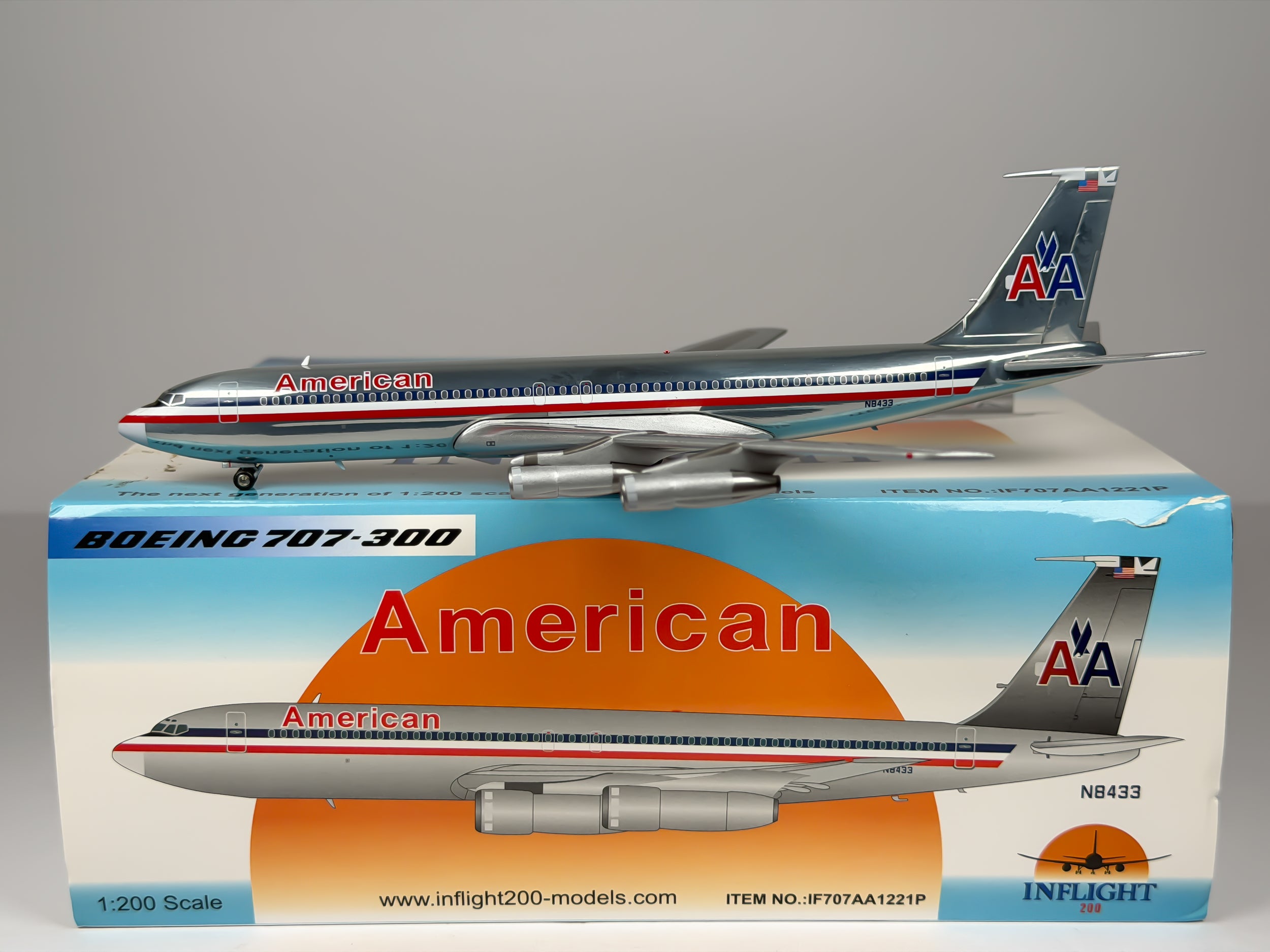 American Airlines Boeing 707-300 1:200 Inflight200 N8433 (IF707AA1221P)