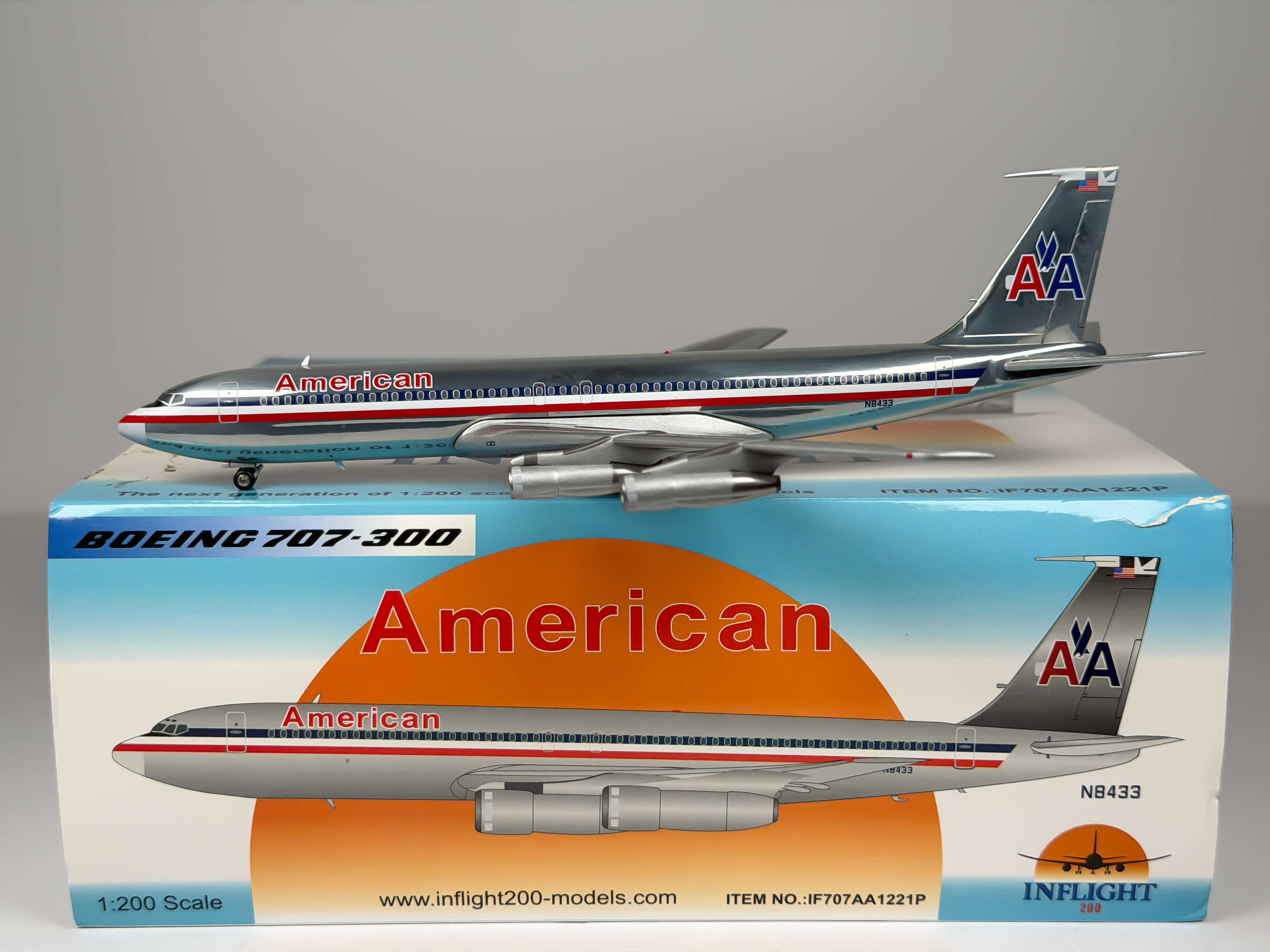 American Airlines Boeing 707-300 1:200 Inflight200 N8433 (IF707AA1221P)