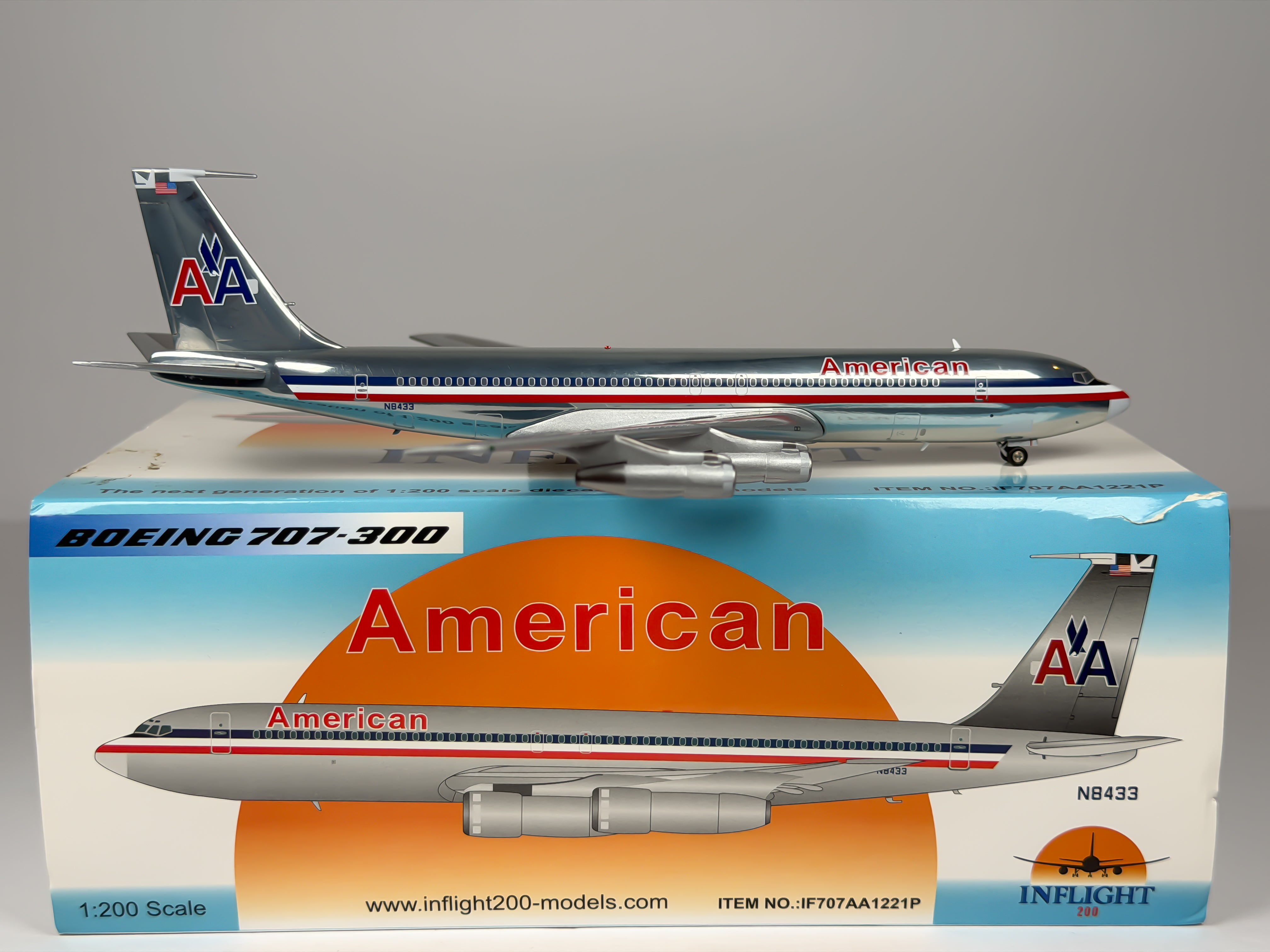American Airlines Boeing 707-300 1:200 Inflight200 N8433 (IF707AA1221P)