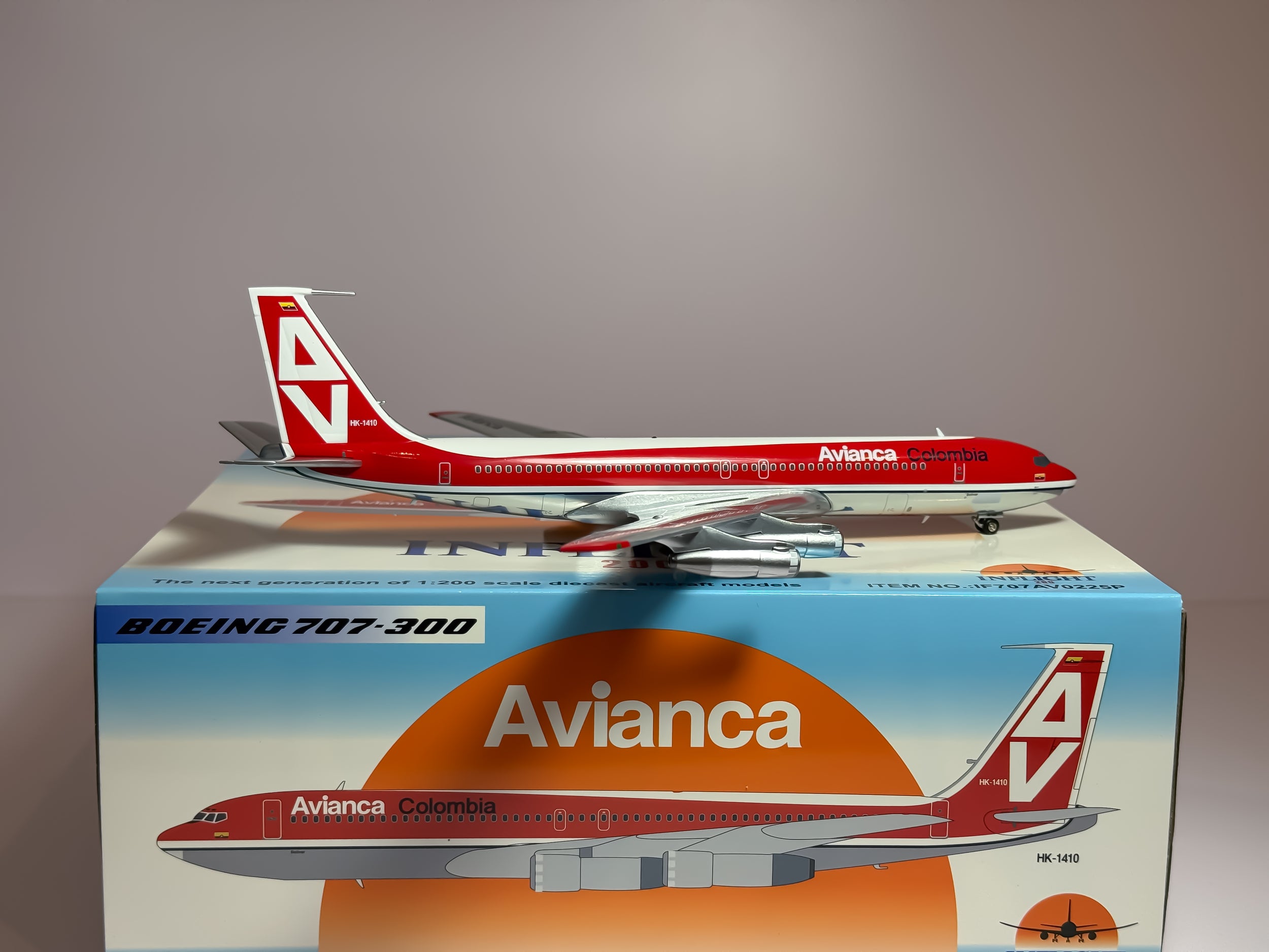 Avianca Colombia Boeing 707-300 1:200 Inflight200 HK-1410 (IF707AV0225P)
