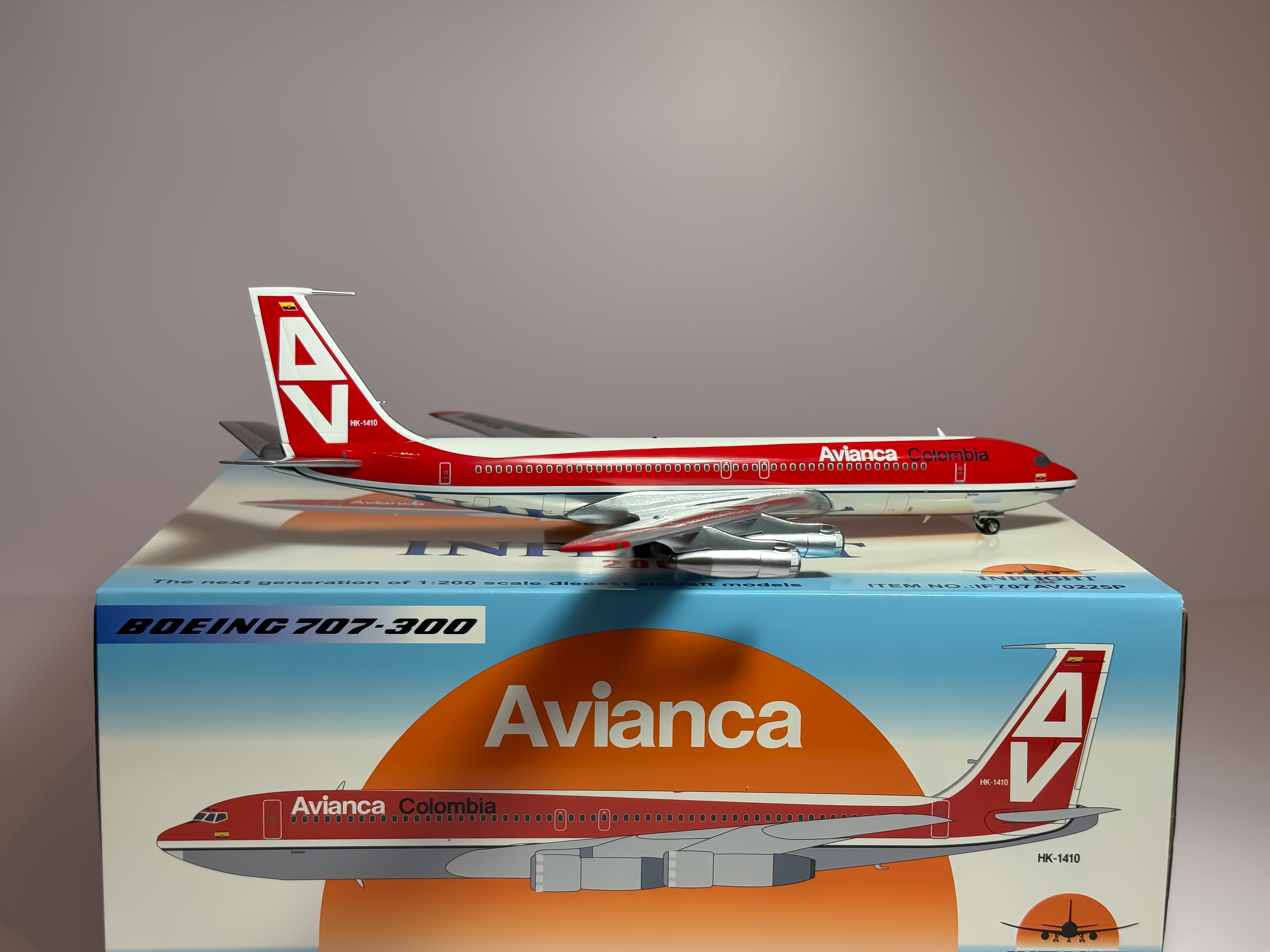 Avianca Colombia Boeing 707-300 1:200 Inflight200 HK-1410 (IF707AV0225P)