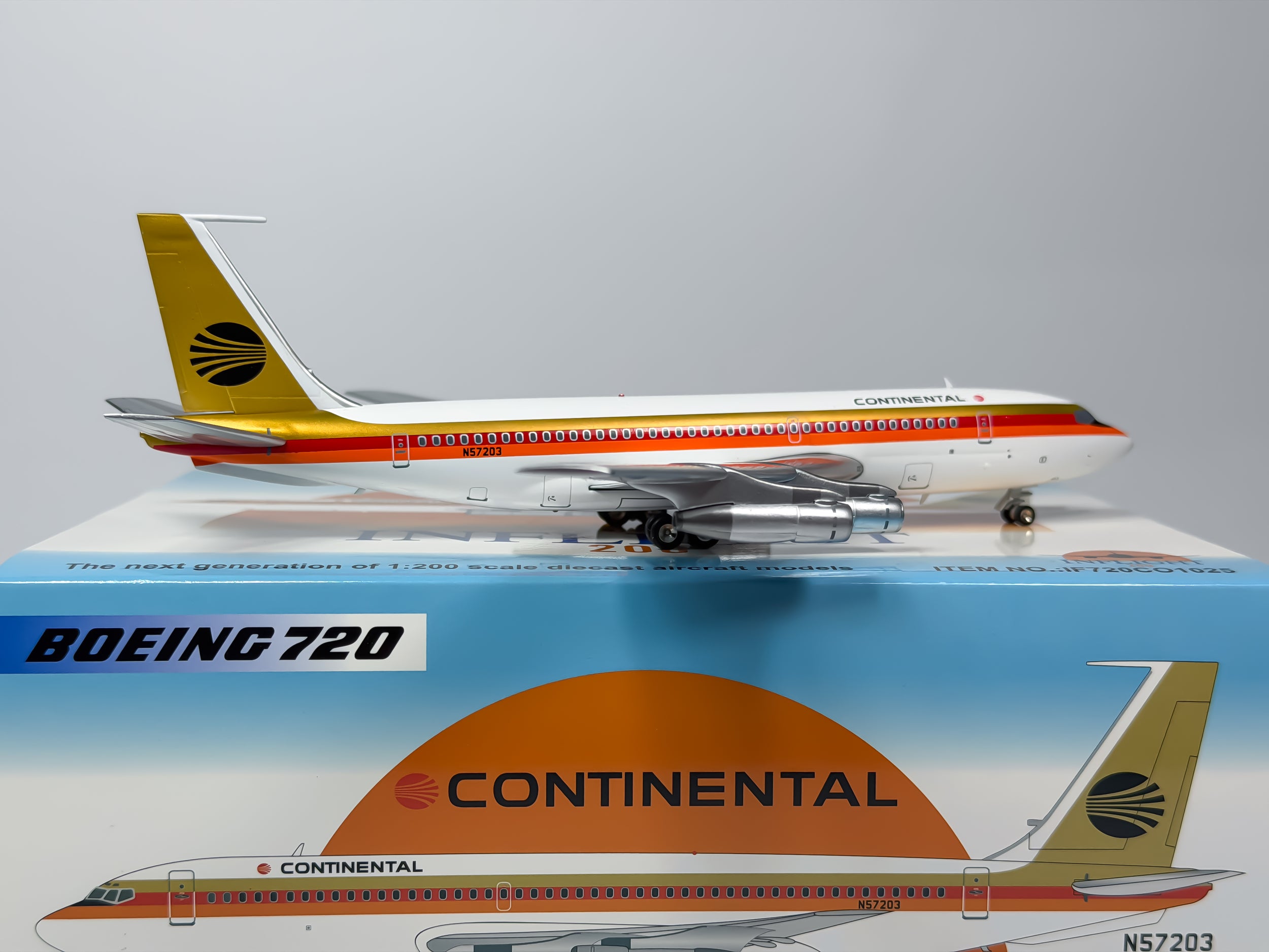 Continental Airlines Boeing 720 1:200 Inflight200 N57203 (IF720CO1025)