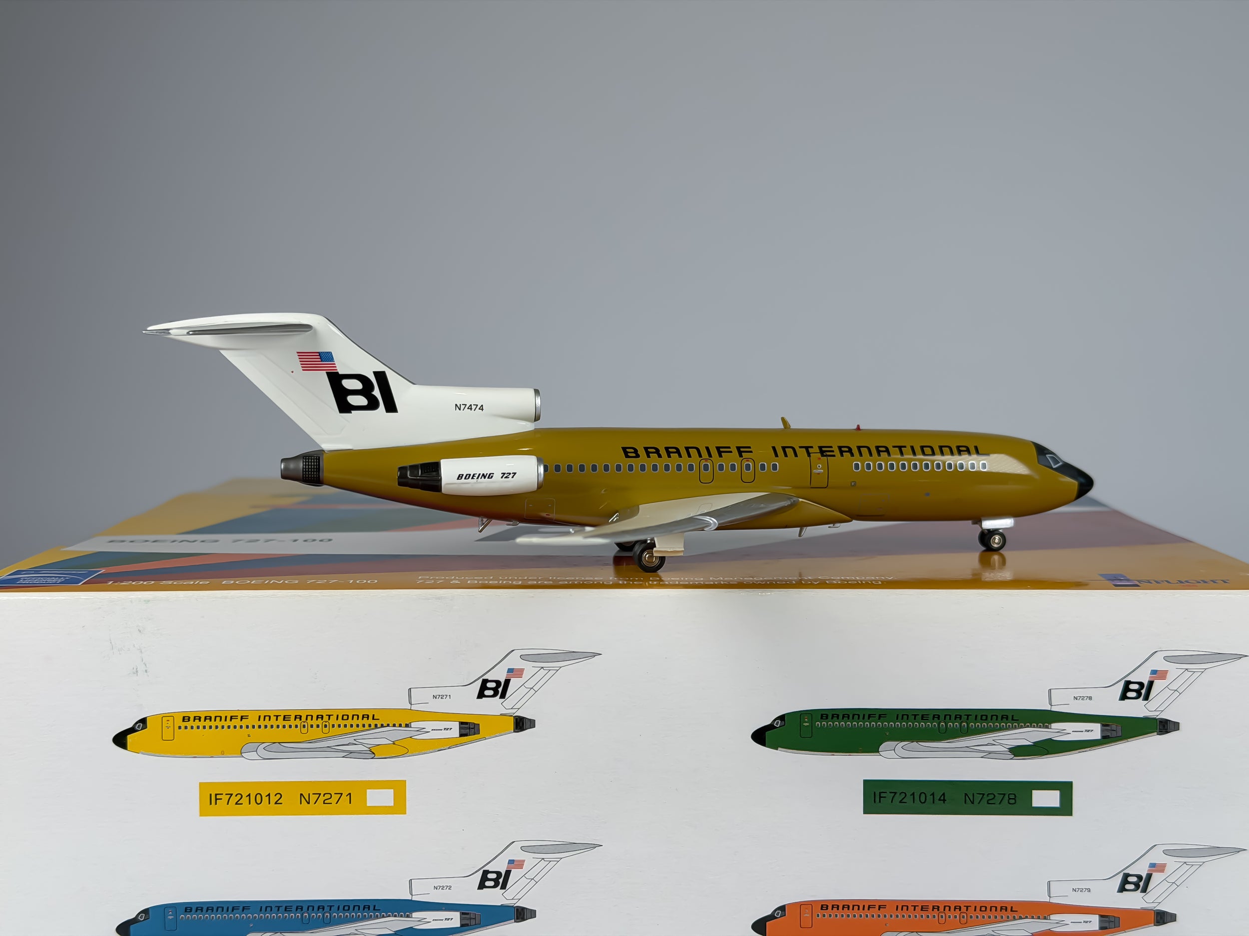 Braniff International Boeing 727-100 1:200 Inflight200 N7474 (IF721018)
