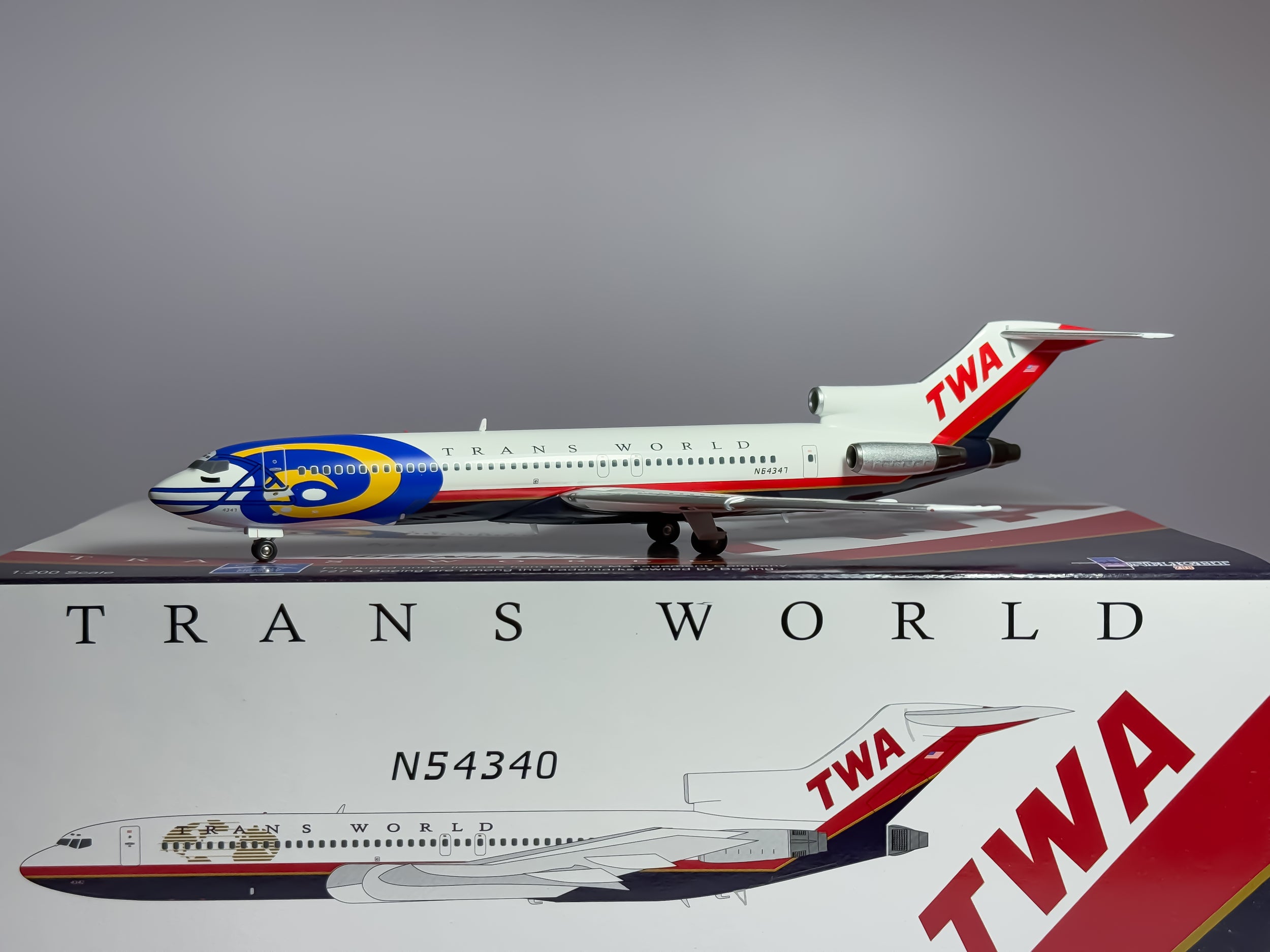Trans World Airlines (TWA) Boeing 727-200 1:200 Inflight200 N64347 (IF7220411B)
